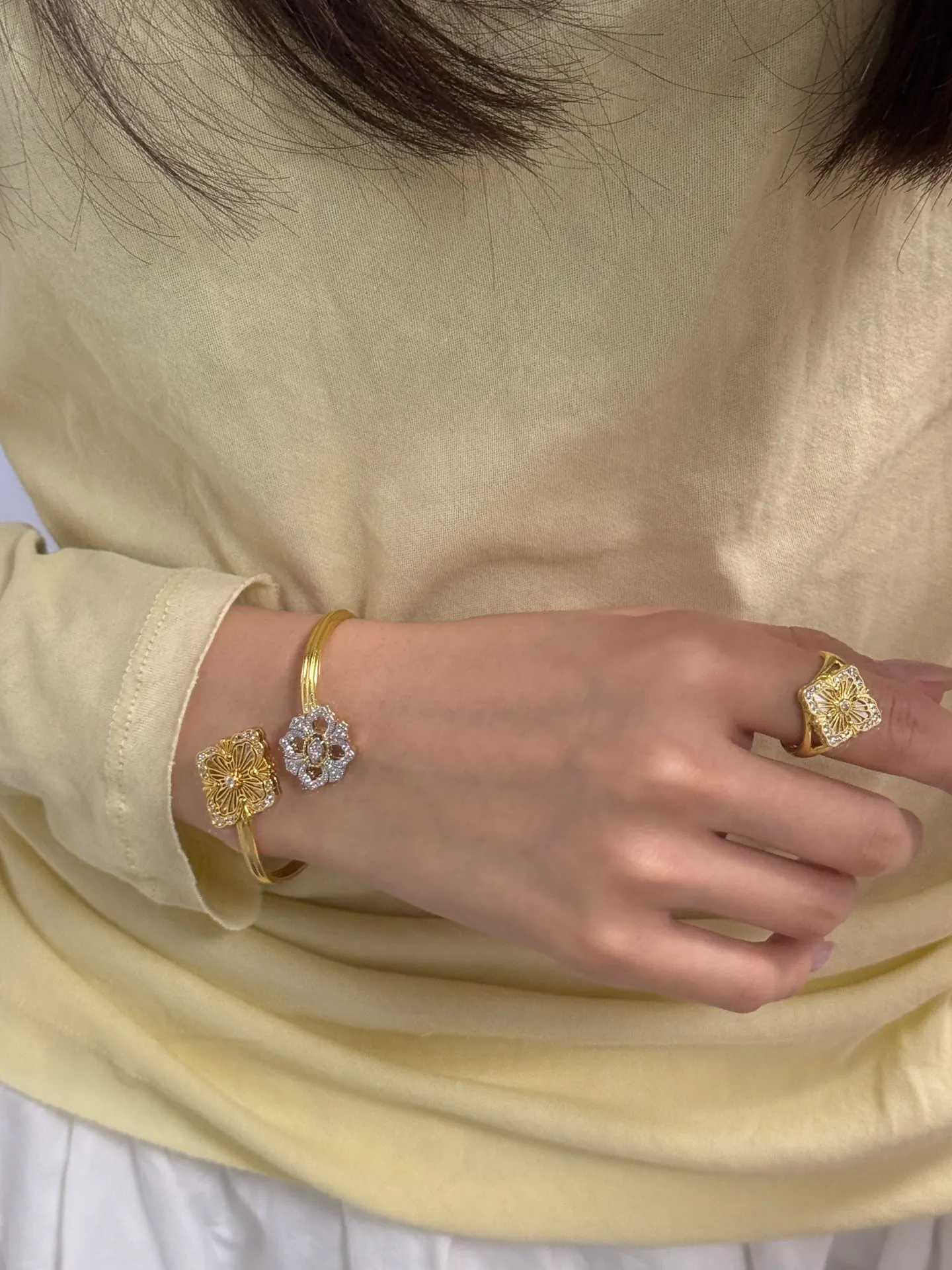 Opera Tulle Mother-of-Pearl Ring (Gold-Plated Brass) D12017522 — view 9