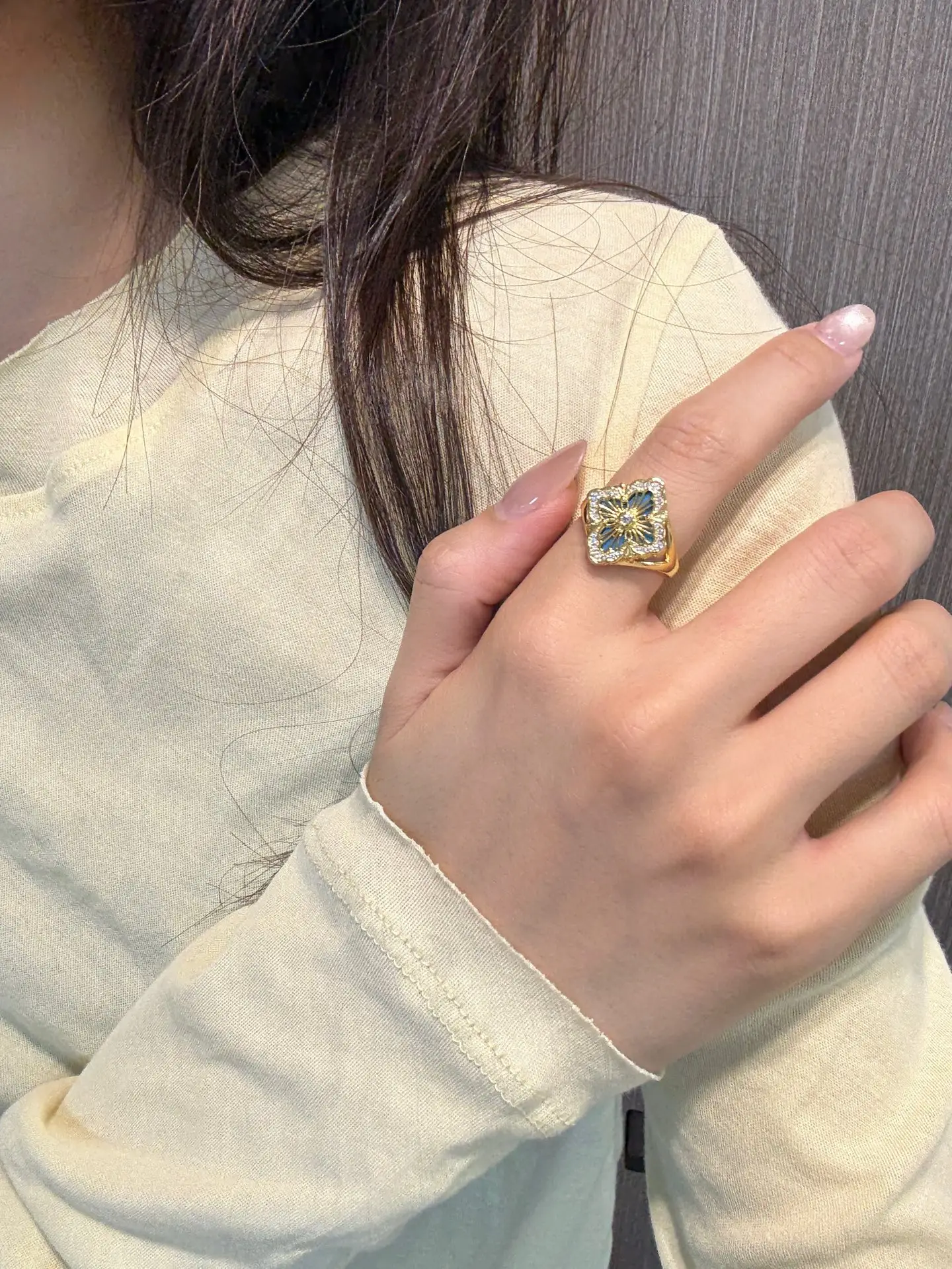 Opera Tulle Flower Ring (Gold-Plated Brass) D12017518 — view 7