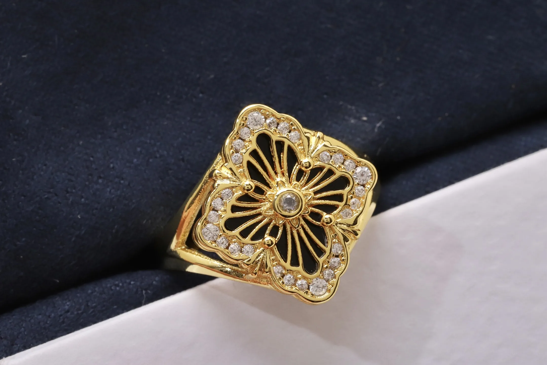 Opera Tulle Black Onyx Ring (Gold-Plated Brass) D12017521 — view 4