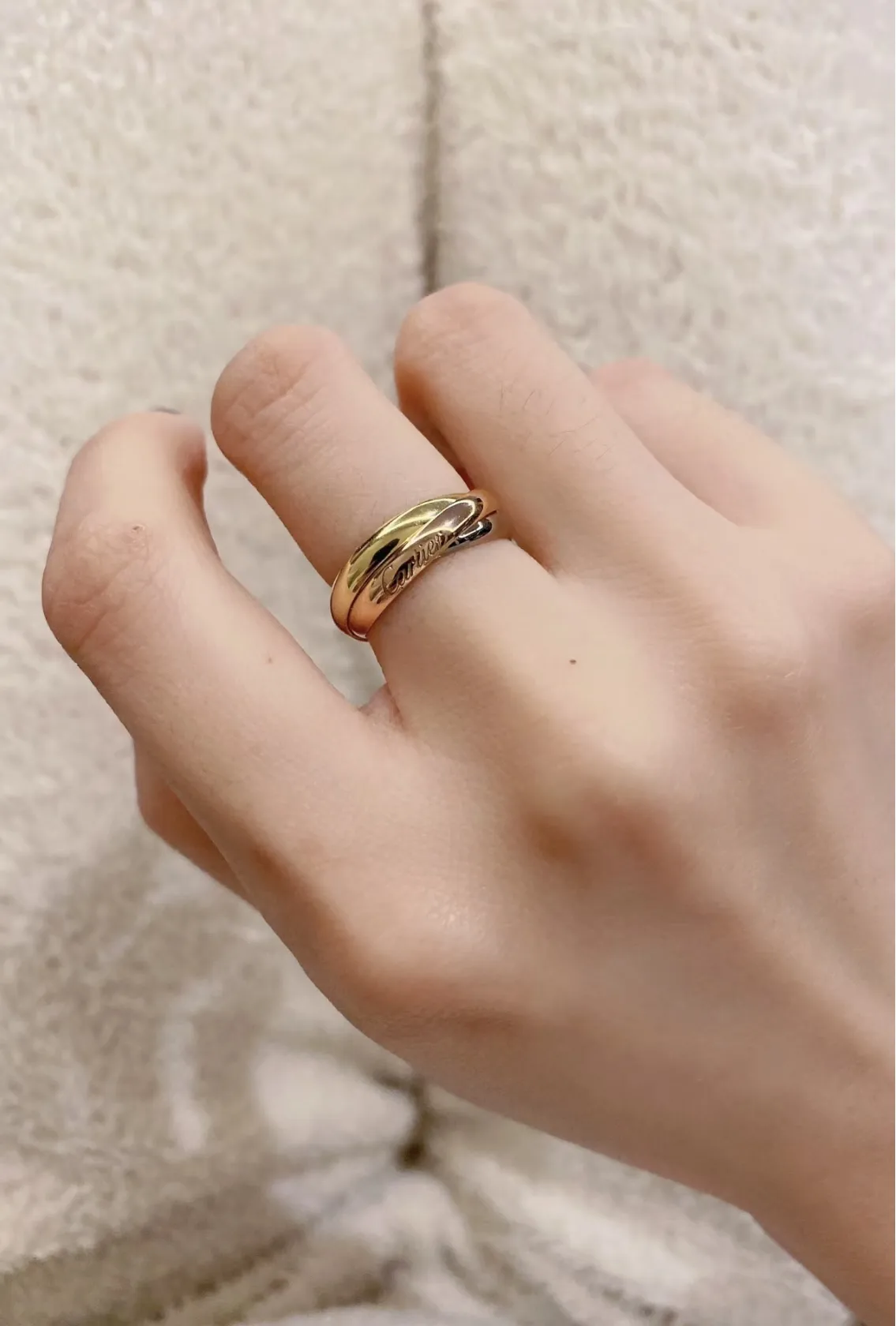 Trinity Interlocking Tri-Color Ring D18517078 — view 7
