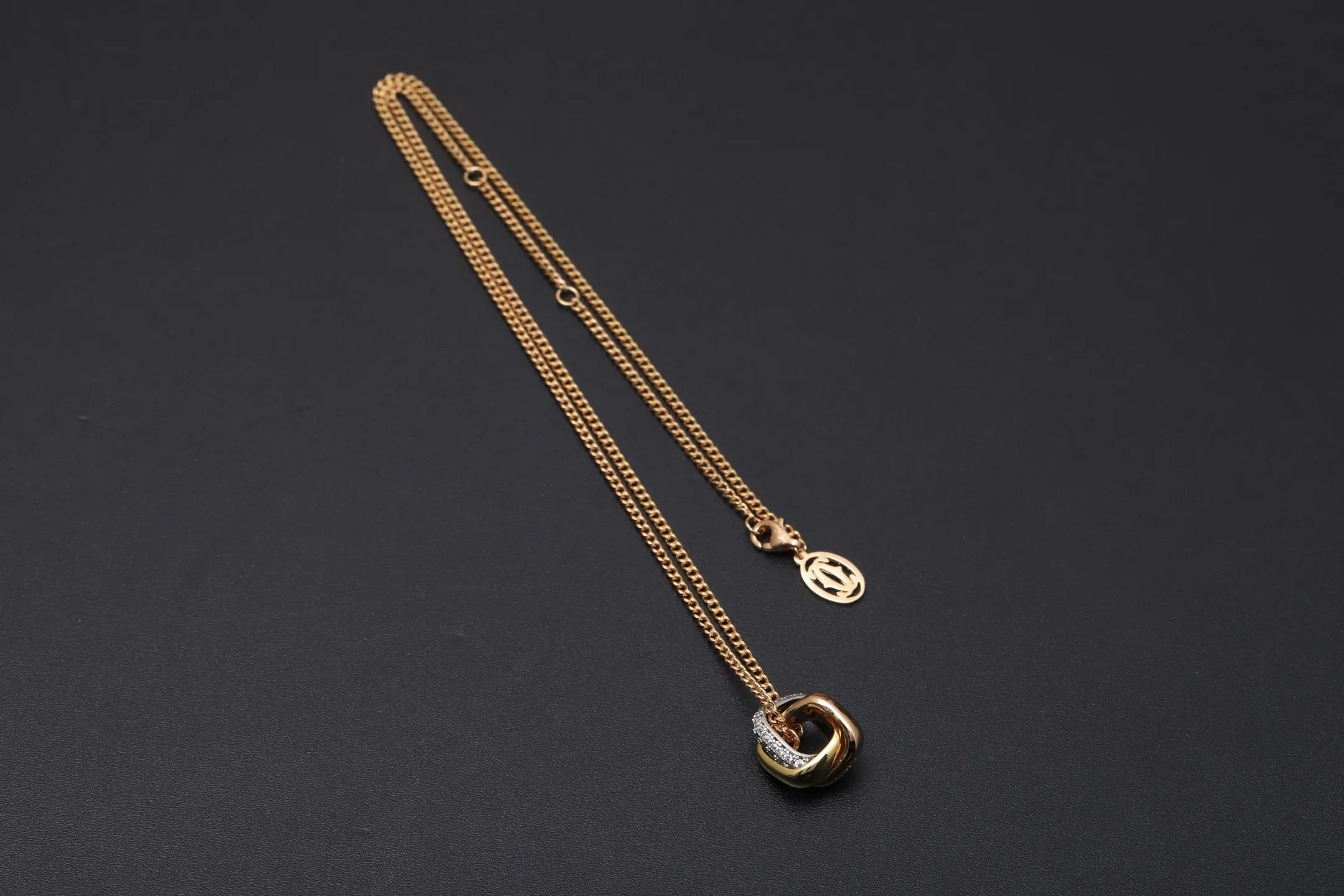 Trinity Pavé Diamond Interlocking Pendant Necklace D14016707 — view 4