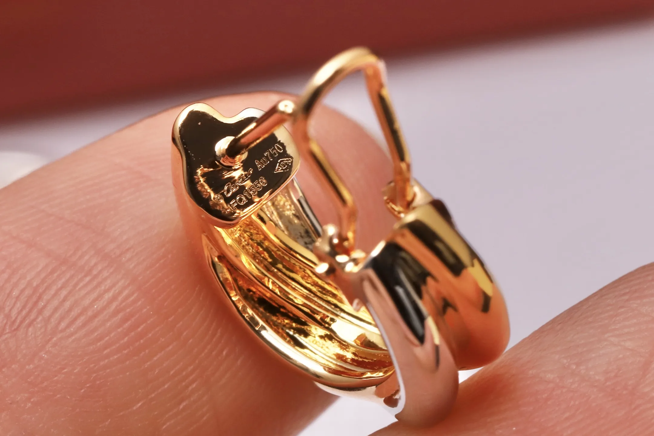 Trinity Interlocking Tri-Color Hoop Earrings D11516874 — view 7