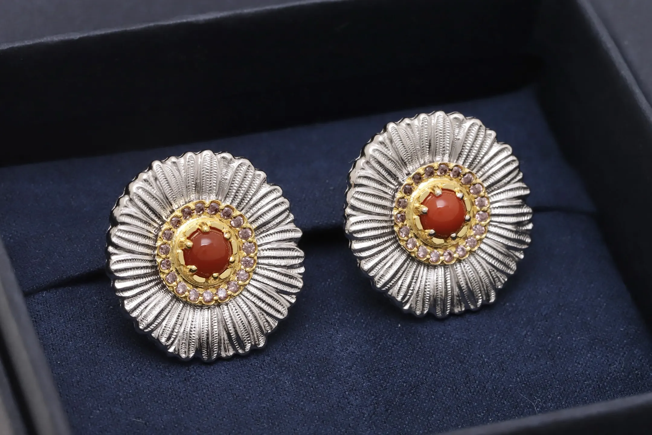 Buccellati Daisy Carnelian Stud Earrings (Sterling Silver) D74516846 — view 3