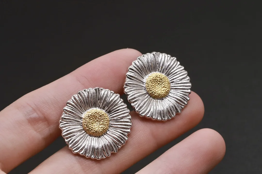 Daisy Stud Earrings in Sterling Silver D54516851 — view 6