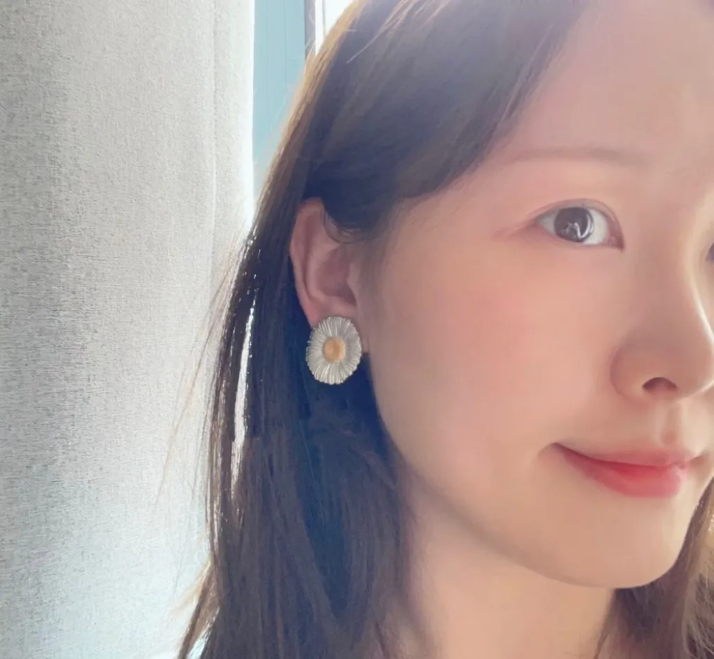 Daisy Stud Earrings in Sterling Silver D54516851 — view 8