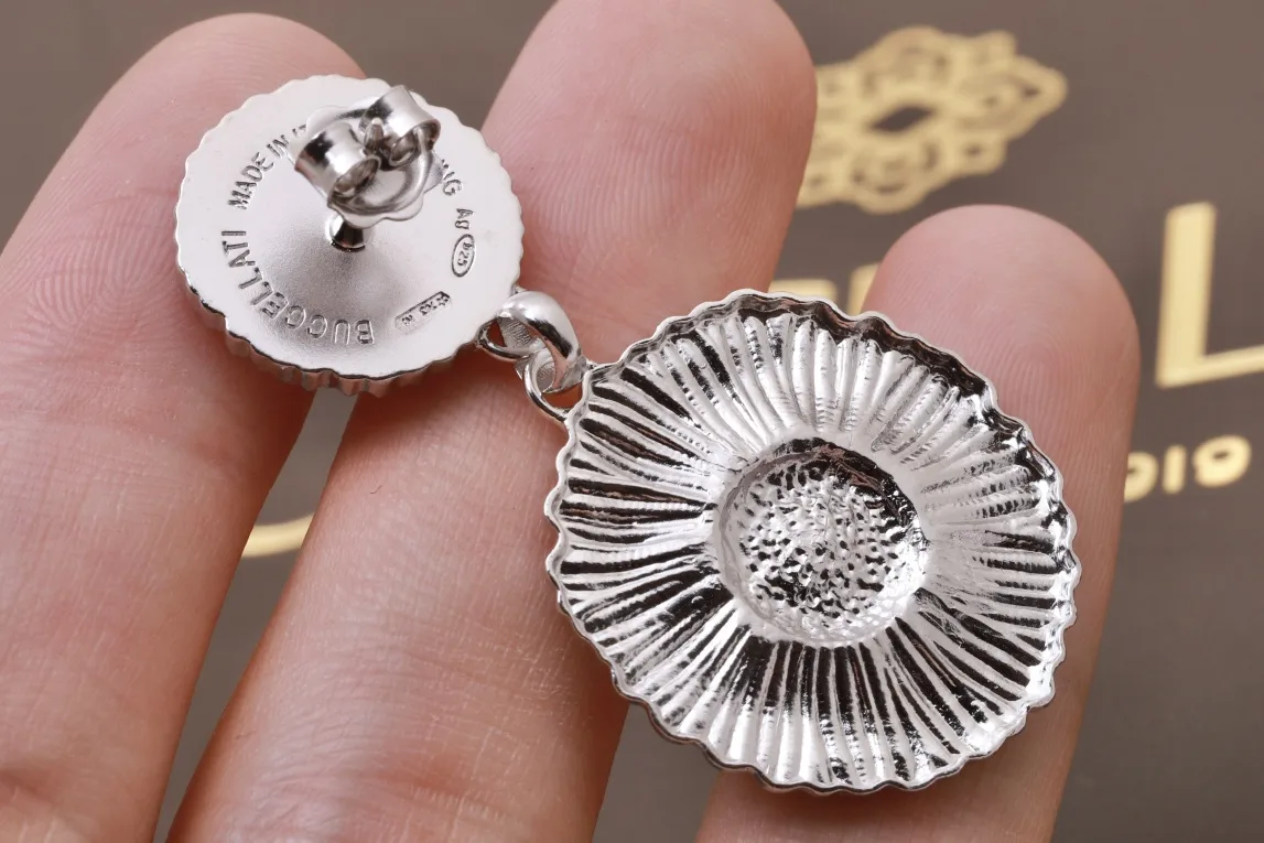 Buccellati Daisy Drop Earrings (Sterling Silver) D79516832 — view 7