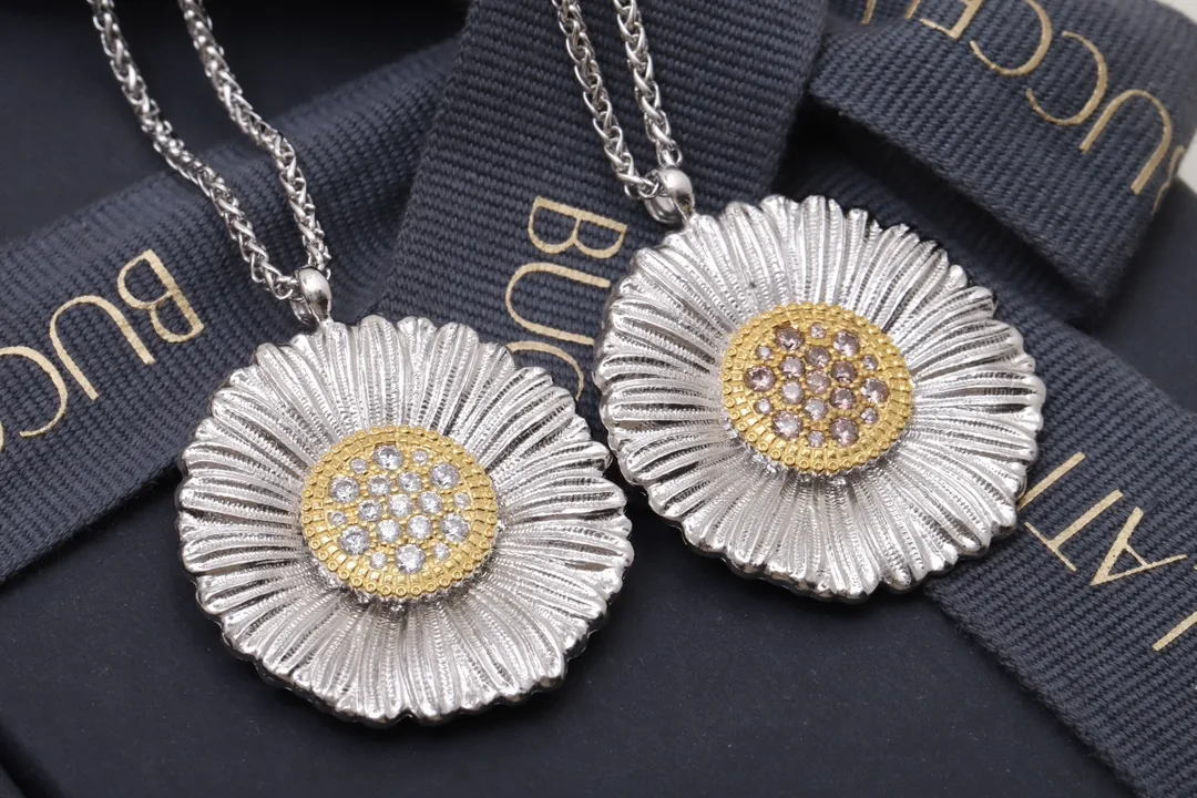Buccellati Daisy Pendant Necklace (Sterling Silver) D93016822 — view 3