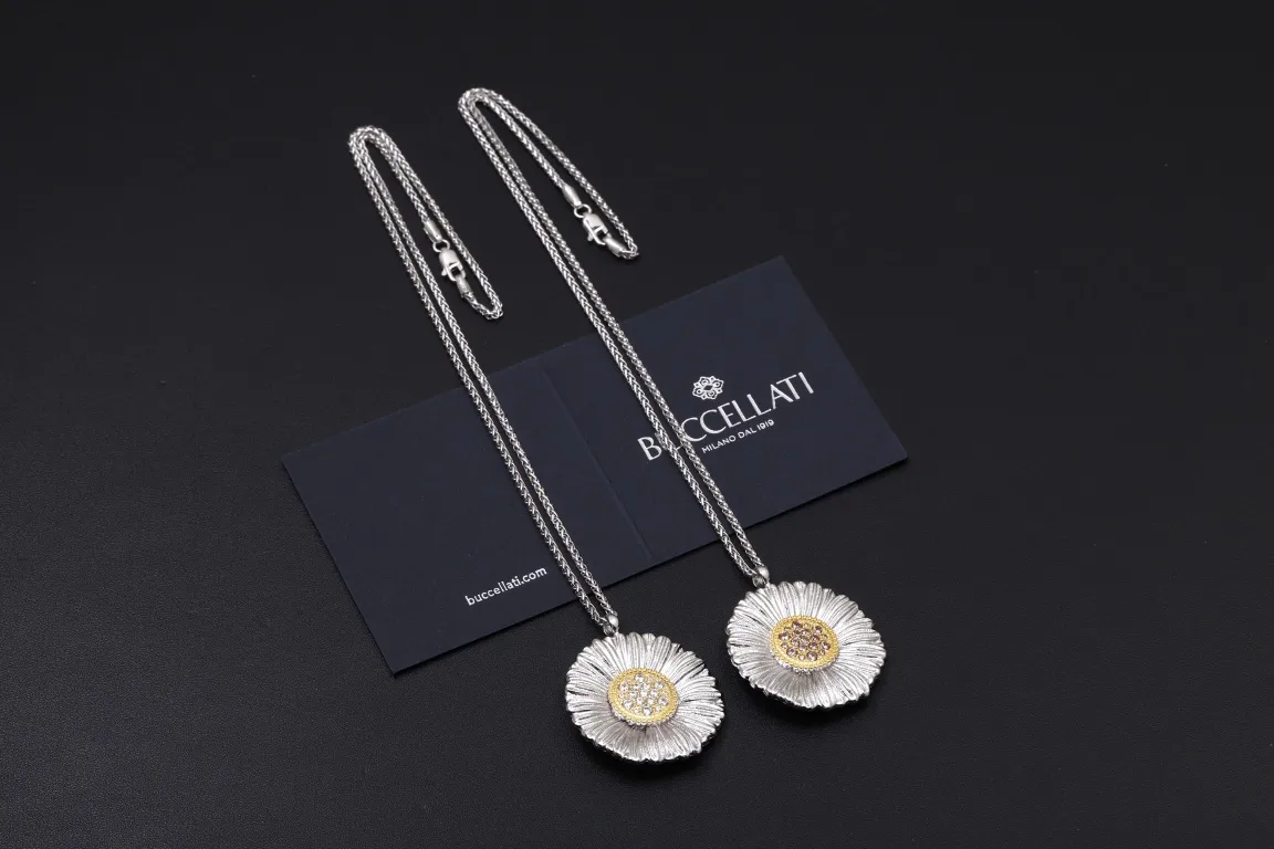 Buccellati Daisy Pendant Necklace (Sterling Silver) D93016822 — view 7
