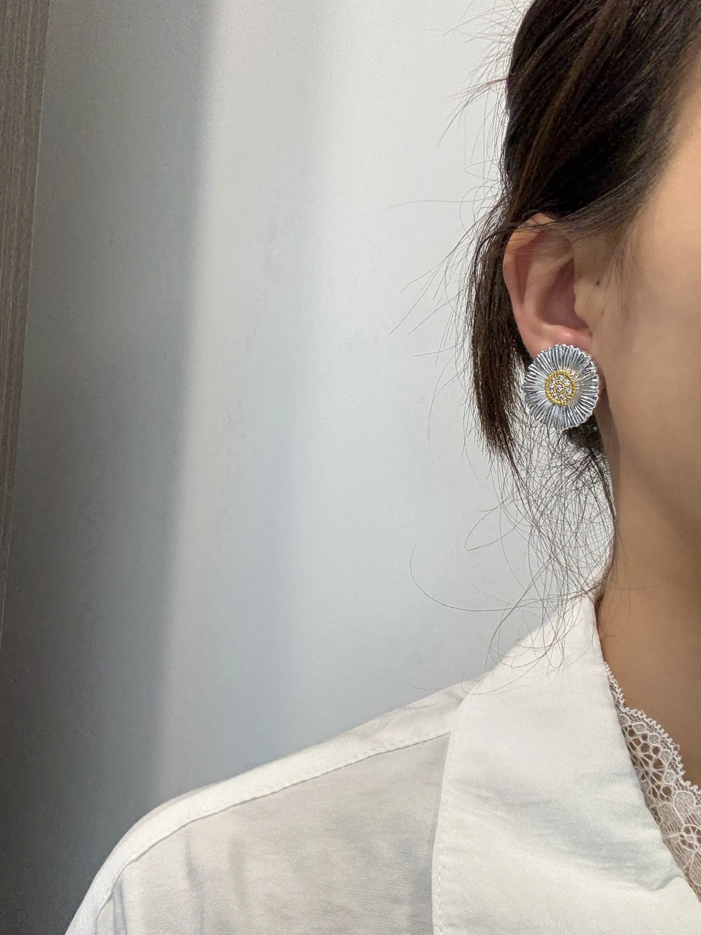 Blossom Daisy Stud Earrings (Sterling Silver) D69016850 — view 9