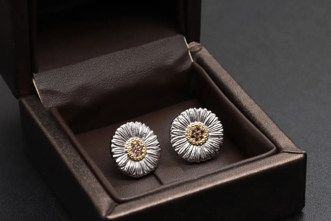 Buccellati Daisy Stud Earrings (Sterling Silver) D50016840 — view 4