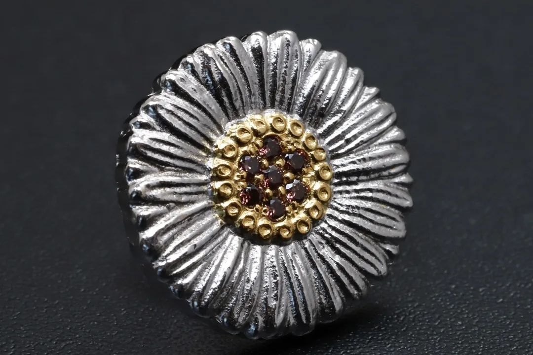 Buccellati Daisy Stud Earrings (Sterling Silver) D50016840 — view 5
