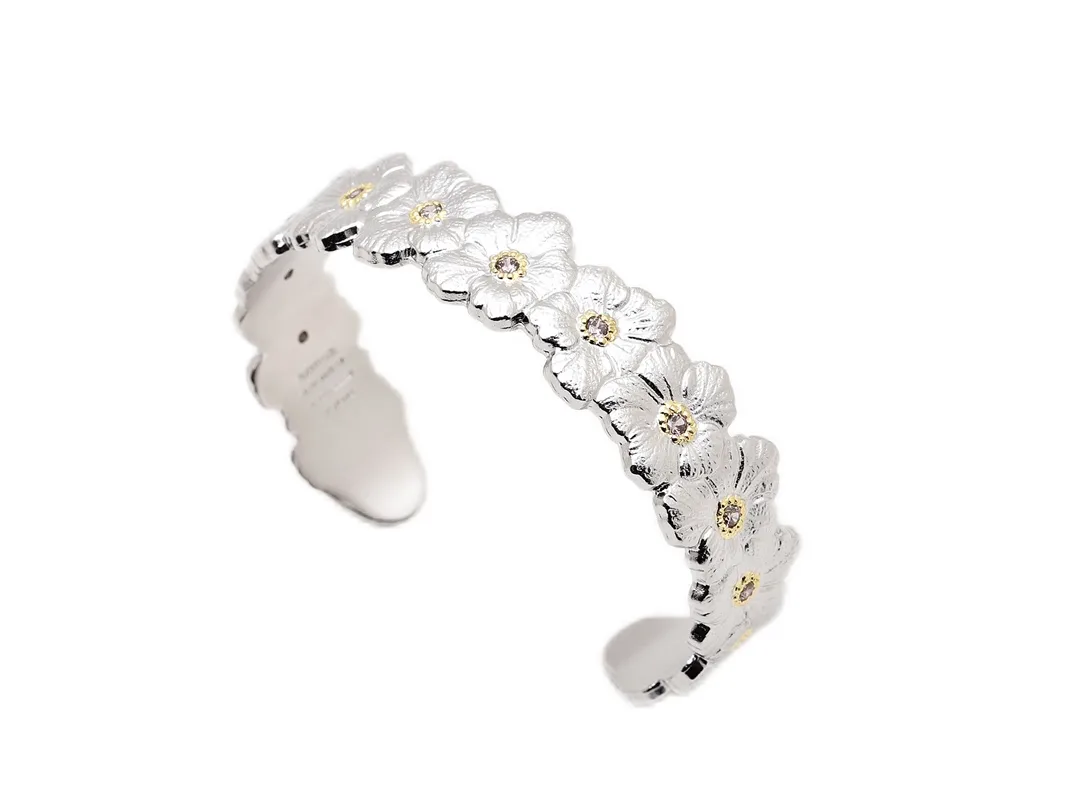 Blossoms Gardenia Cuff Bangle (Sterling Silver) D195016723 — view 3