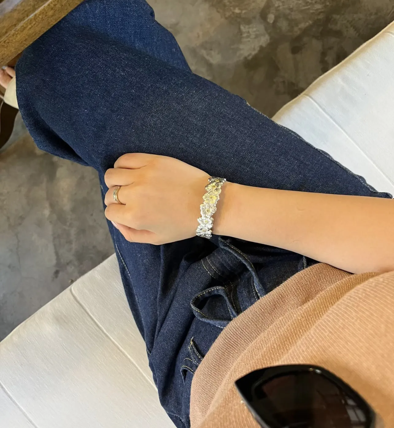 Blossoms Gardenia Cuff Bangle (Sterling Silver) D195016723 — view 9