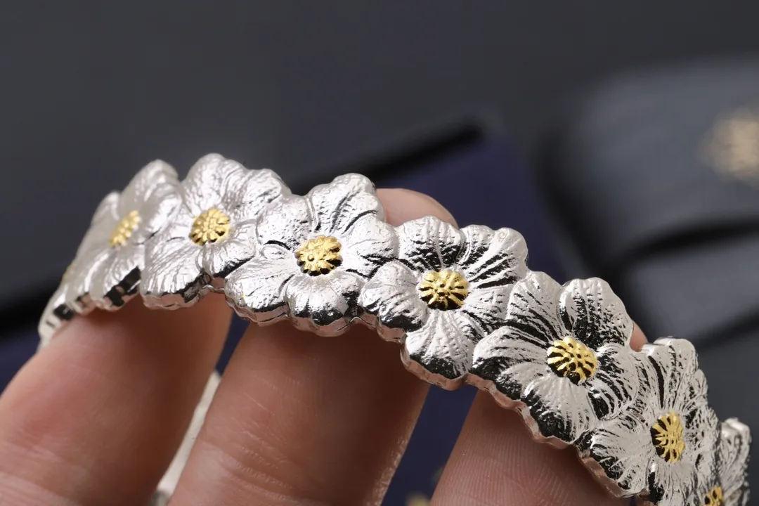 Blossoms Gardenia Cuff Bracelet (Sterling Silver) D195016724 — view 4