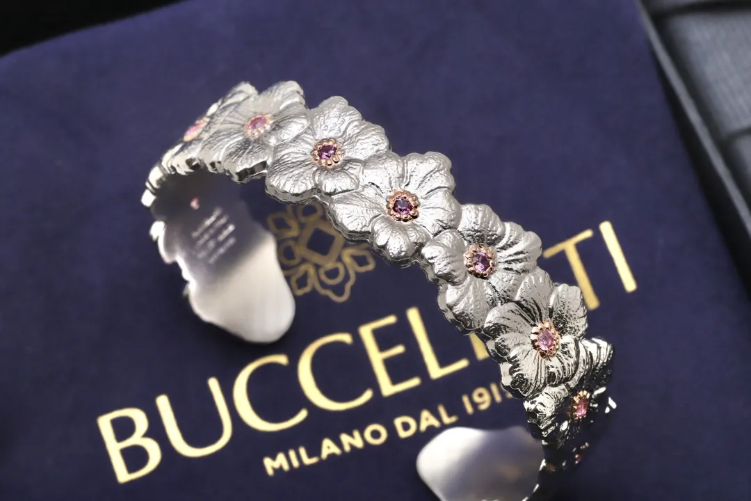 Blossoms Gardenia Cuff Bracelet (Sterling Silver) D195016725 — view 4