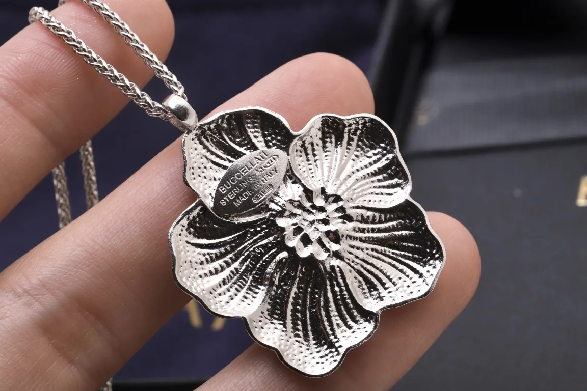 Buccellati Gardenia Pendant Necklace (Sterling Silver) D78516818 — view 7