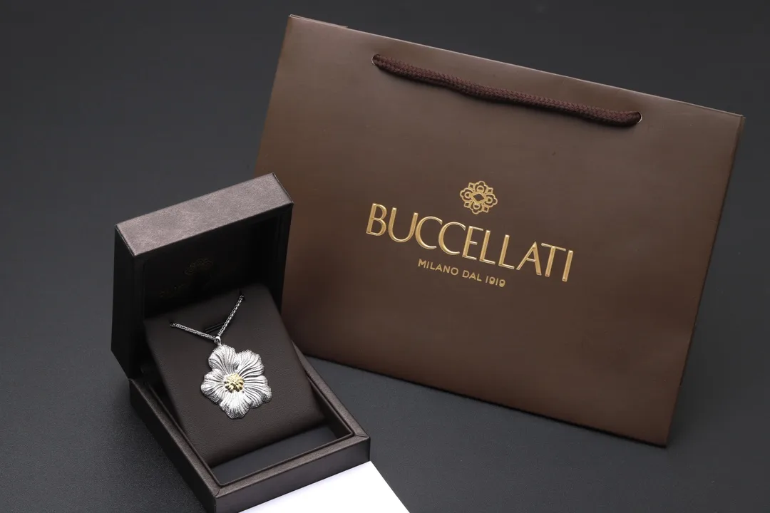 Buccellati Blossoms Gardenia Pendant Necklace (Sterling Silver) D73016820 — view 2