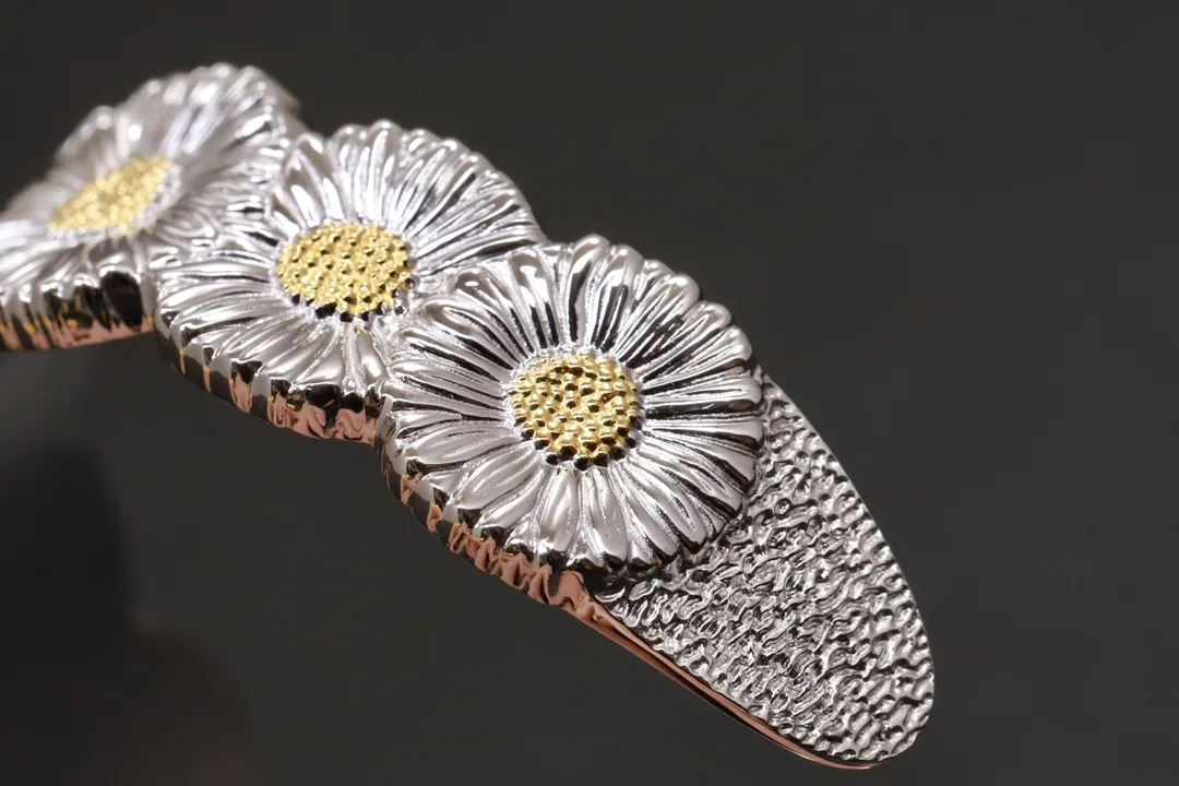 Buccellati Daisy Cuff Bangle (Sterling Silver) D200016722 — view 5
