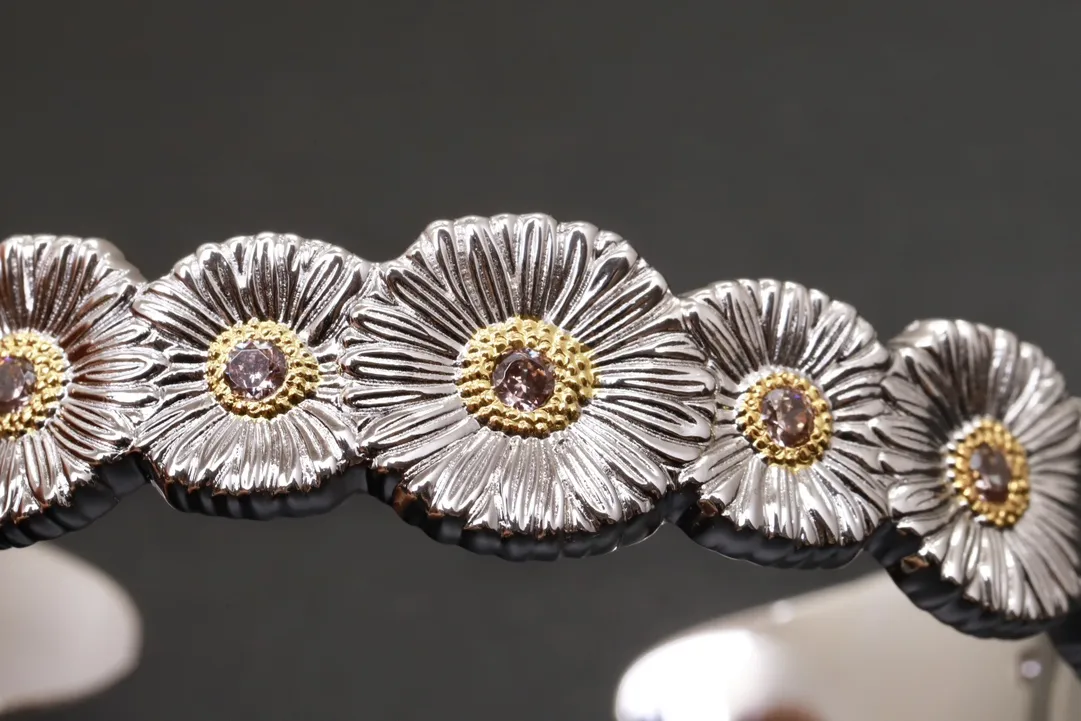 Daisy Diamond-Set Cuff Bangle (Sterling Silver) D200016721 — view 4