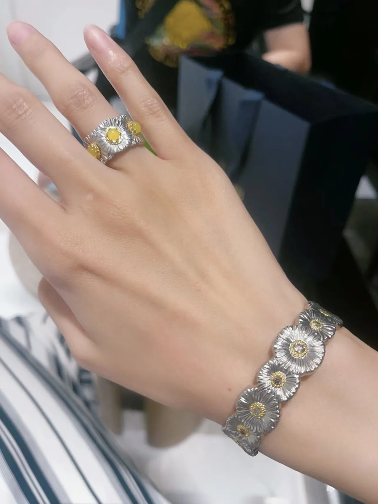 Daisy Diamond-Set Cuff Bangle (Sterling Silver) D200016721 — view 8