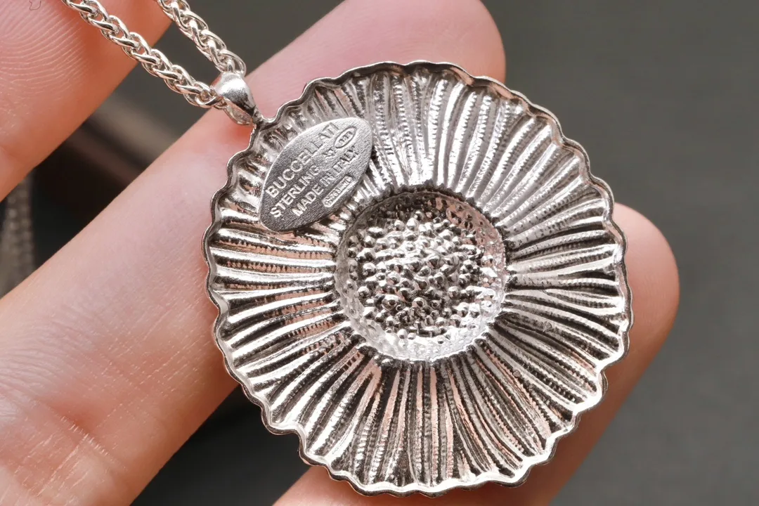 Buccellati Daisy Pendant Necklace (Sterling Silver) D73016821 — view 5