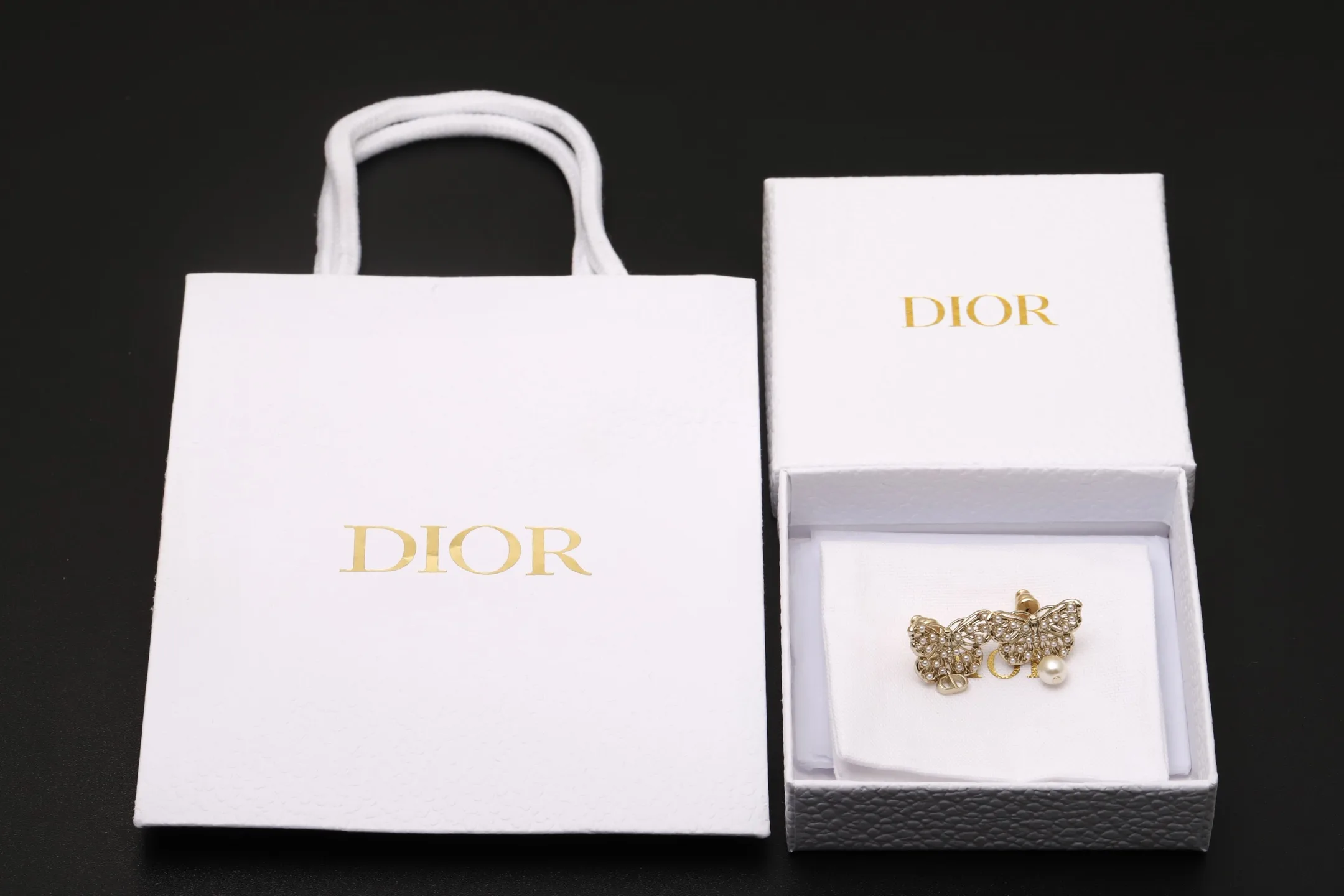 Dior Metamorphosis Butterfly Pearl Earrings D11517634 — view 2