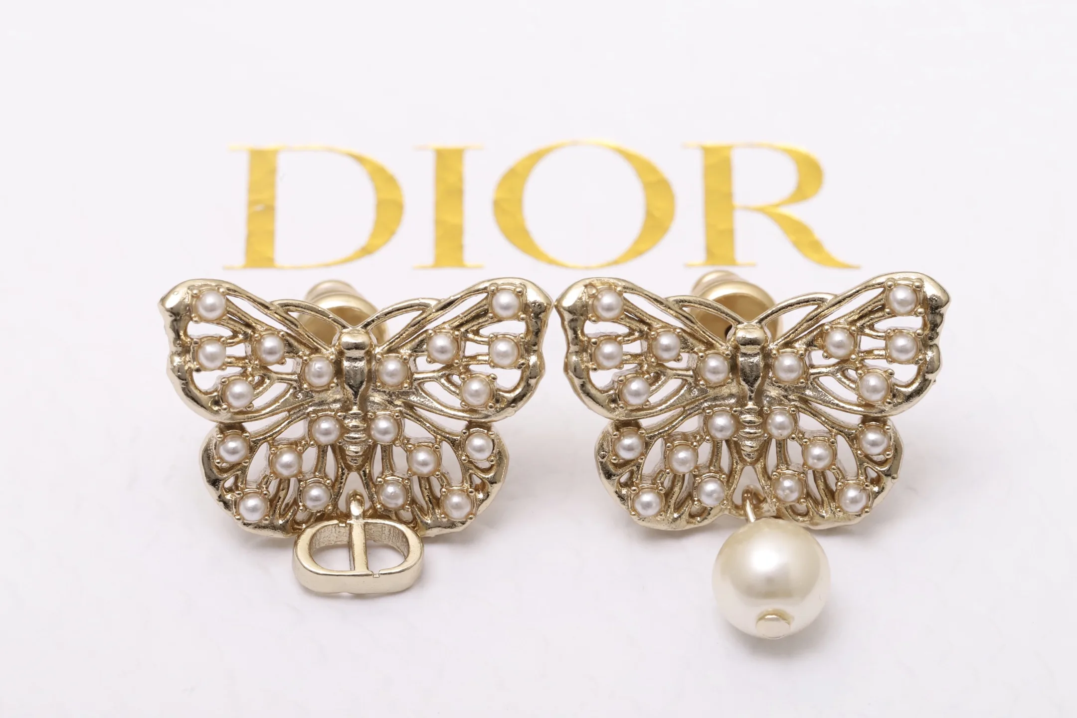 Dior Metamorphosis Butterfly Pearl Earrings D11517634 — view 3
