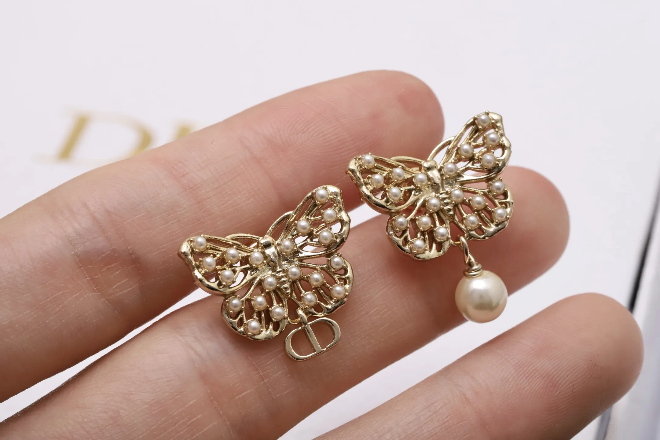 Dior Metamorphosis Butterfly Pearl Earrings D11517634 — view 5