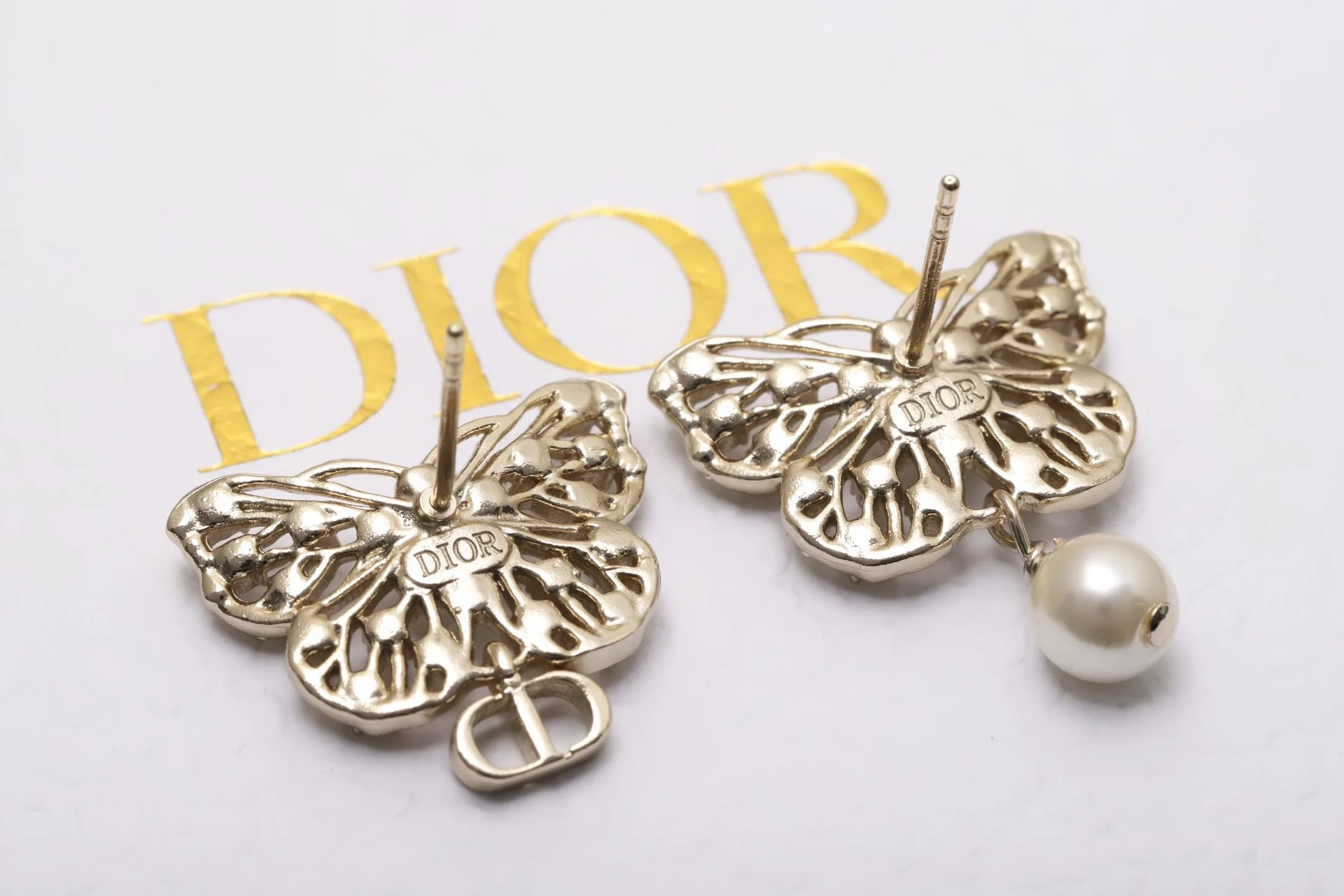 Dior Metamorphosis Butterfly Pearl Earrings D11517634 — view 6