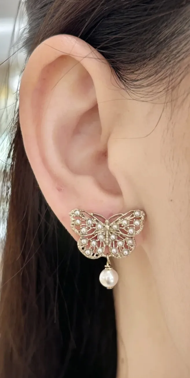 Dior Metamorphosis Butterfly Pearl Earrings D11517634 — view 8