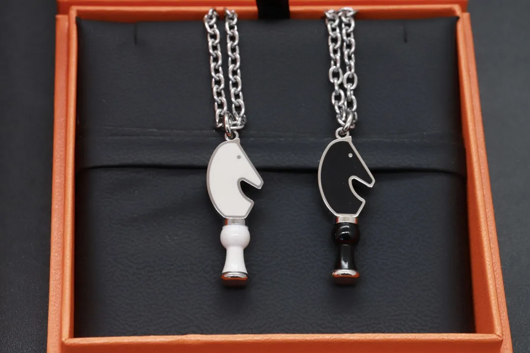 Cavalier Chess Knight Pendant Necklace D19517600 — view 3