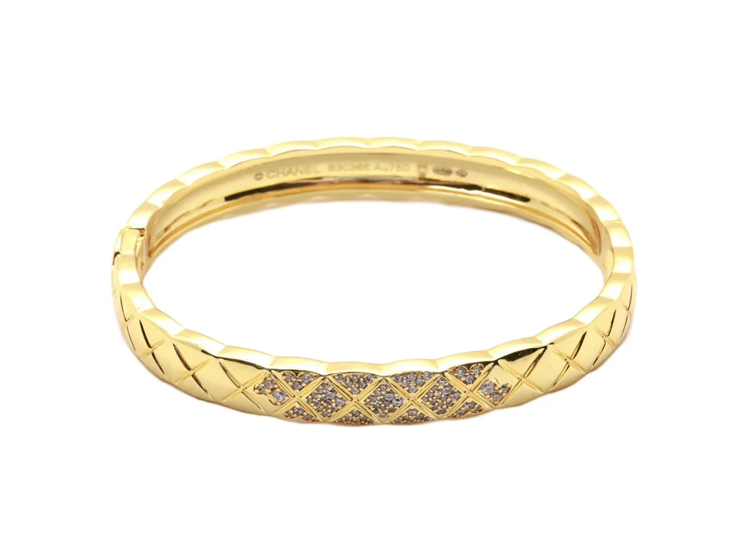 Coco Crush Quilted Bangle with Diamonds (Gold-Plated Brass) D22017706 — view 3