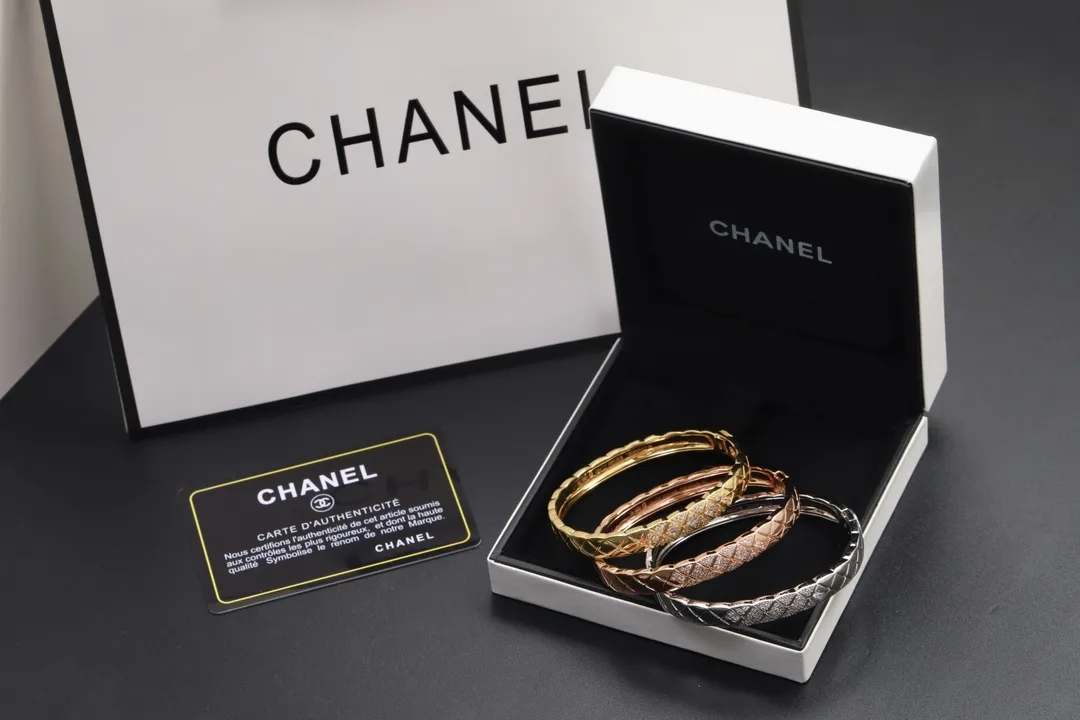 Coco Crush Quilted Bangle with Diamonds (Gold-Plated Brass) D22017706 — view 4