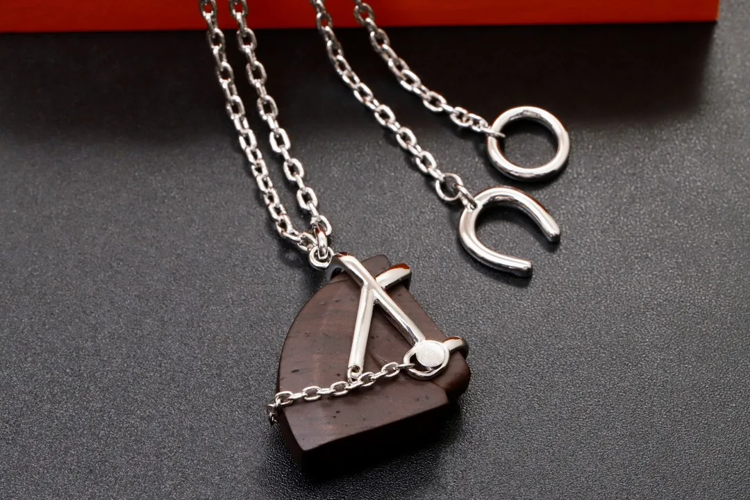 Panache Horse Head Pendant Necklace D16017711 — view 5
