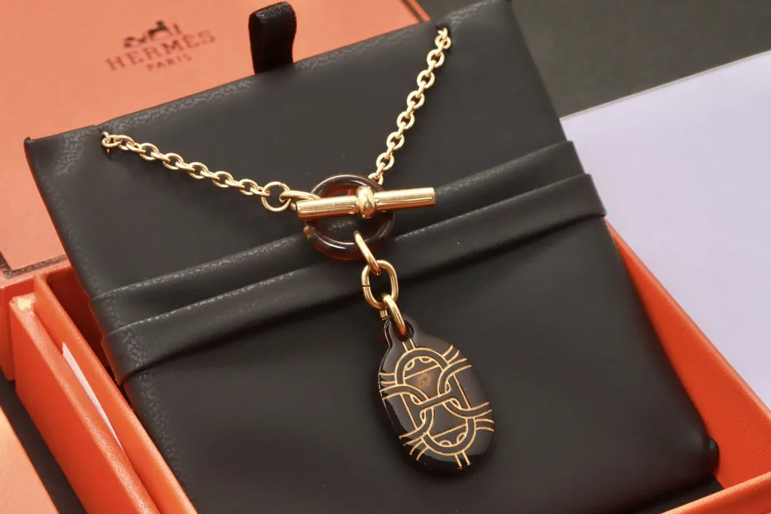 Buffalo Horn Pendant Necklace with Toggle Clasp D19017716 — view 3