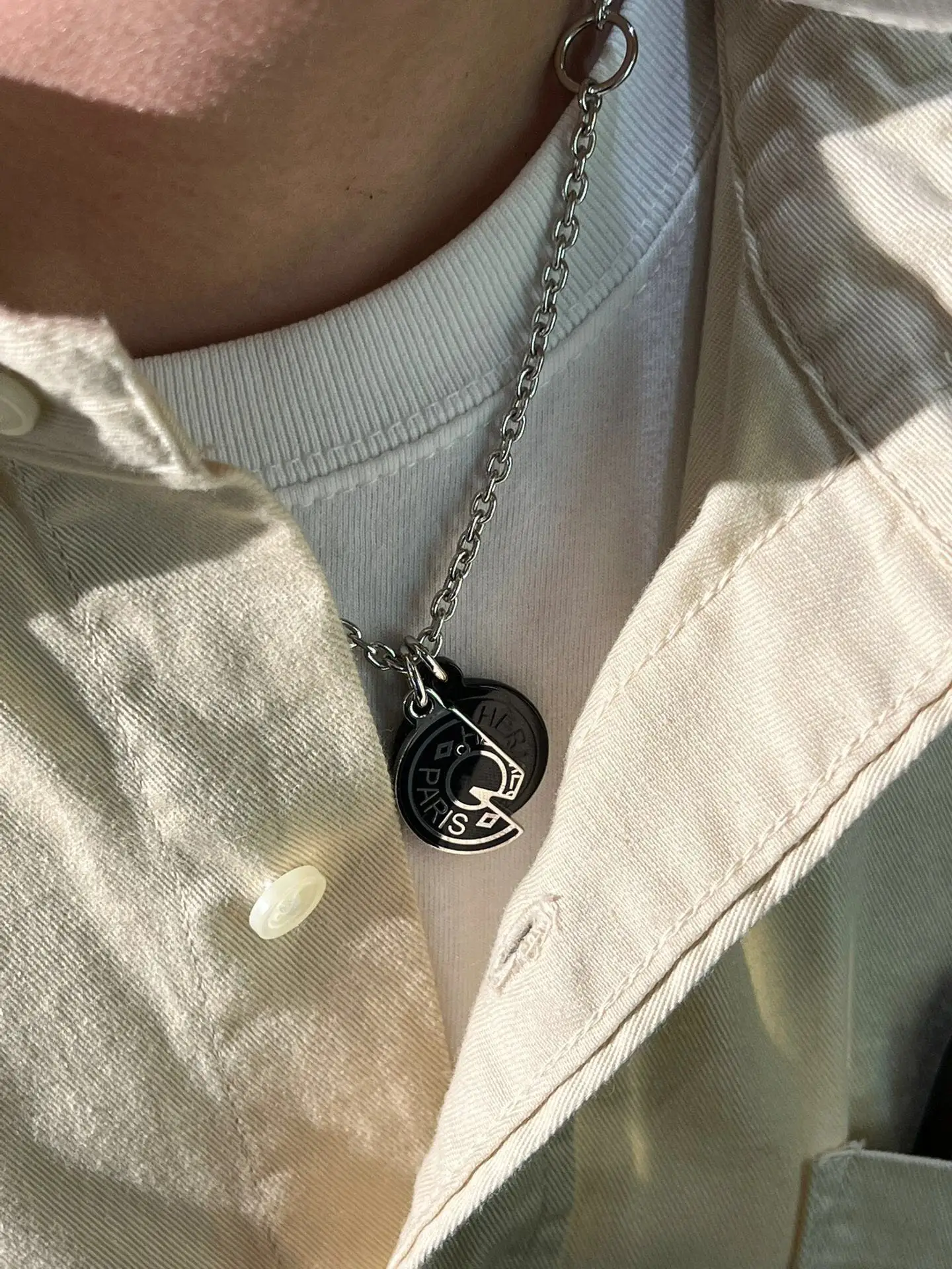 Buffalo Horn and Lacquer Pendant Necklace D19517717 — view 8