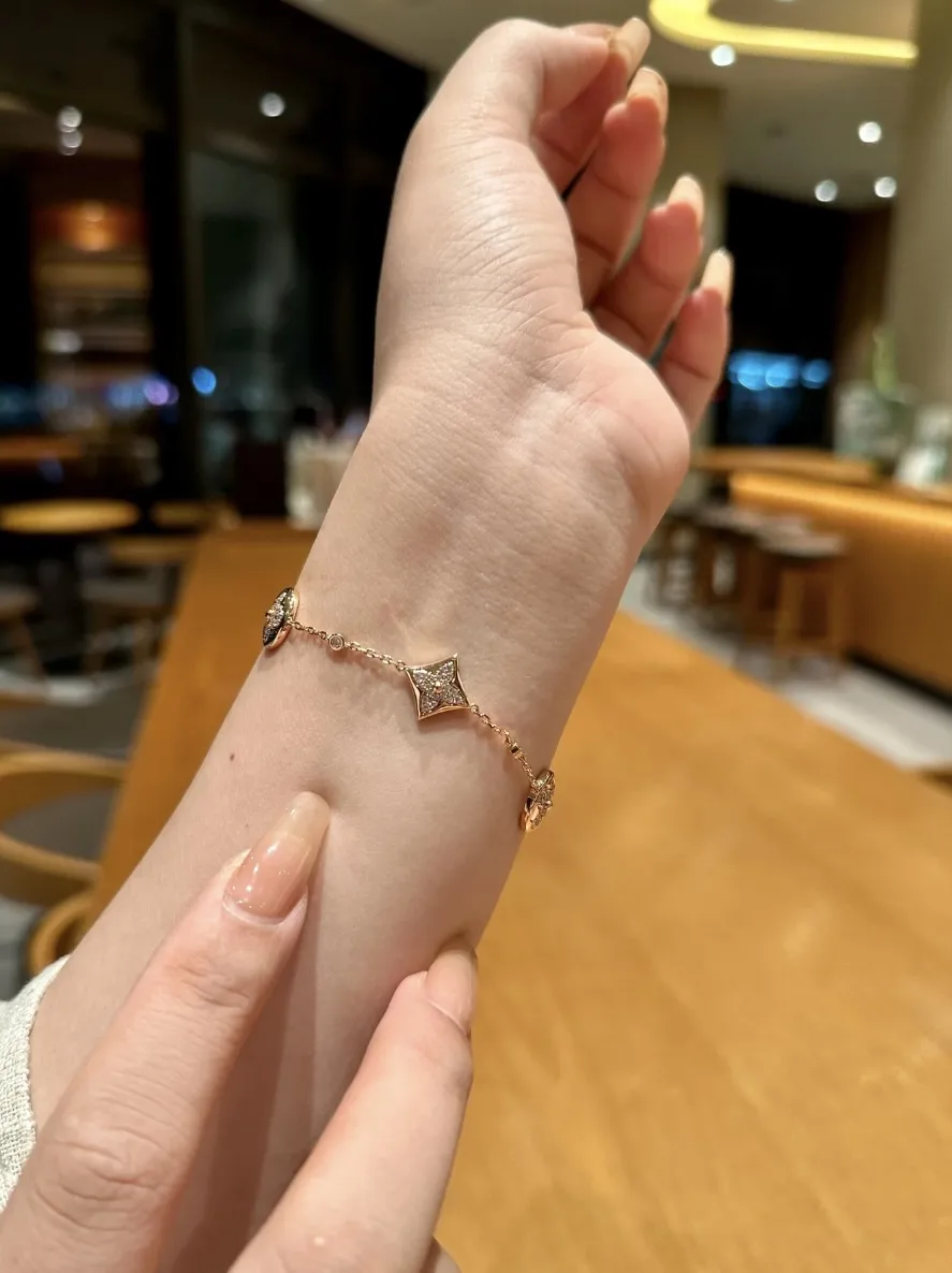 Color Blossom BB Multi-Pattern Bracelet D19517462 — view 9