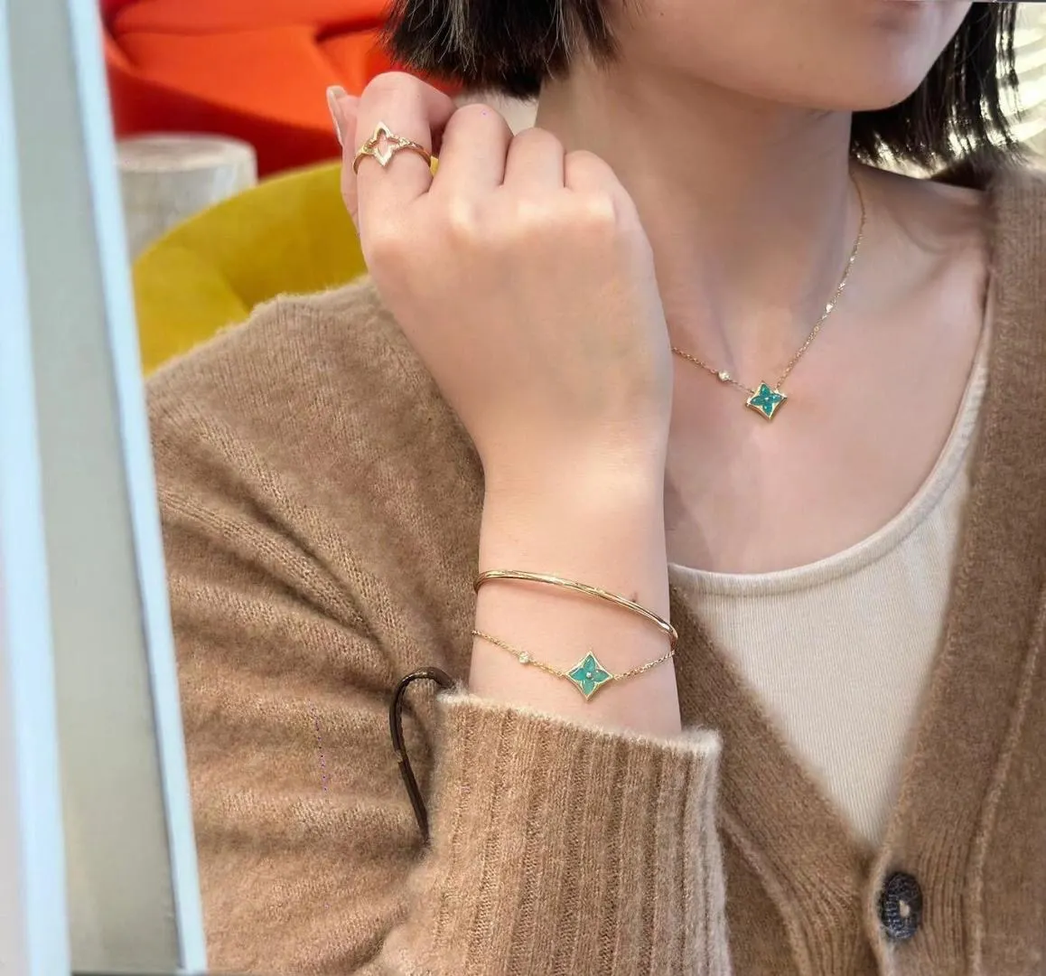 Color Blossom BB Star Bracelet (Gold-Plated Brass) D15017388 — view 9