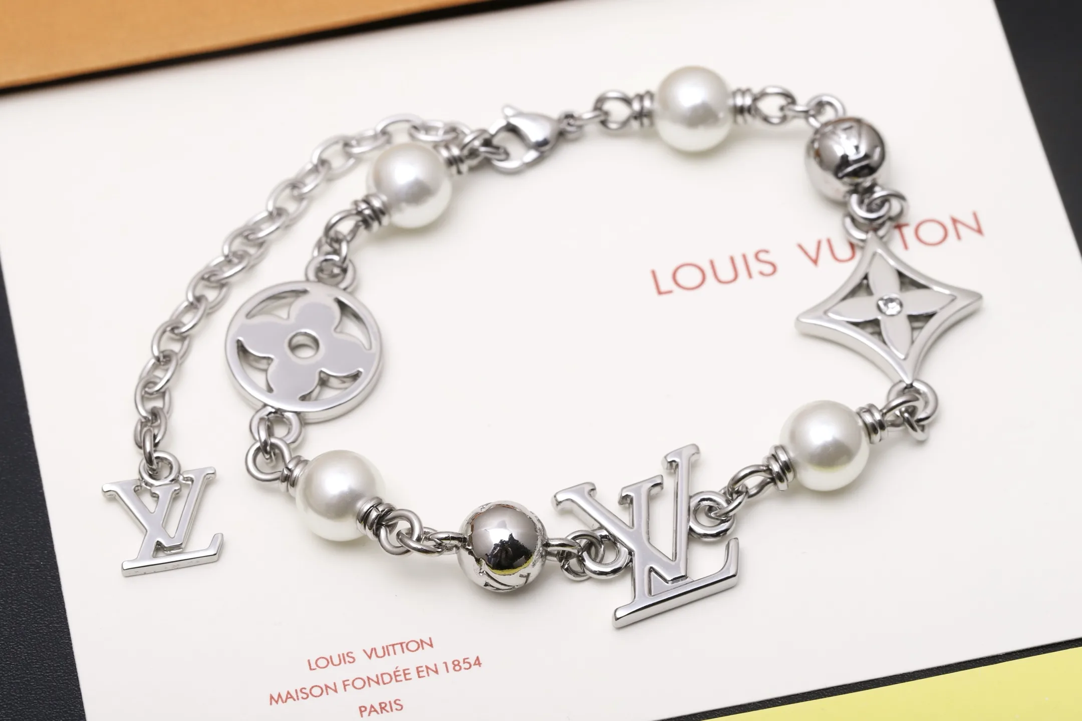 LV Pearls Monogram Chain Bracelet D10517647 — view 3