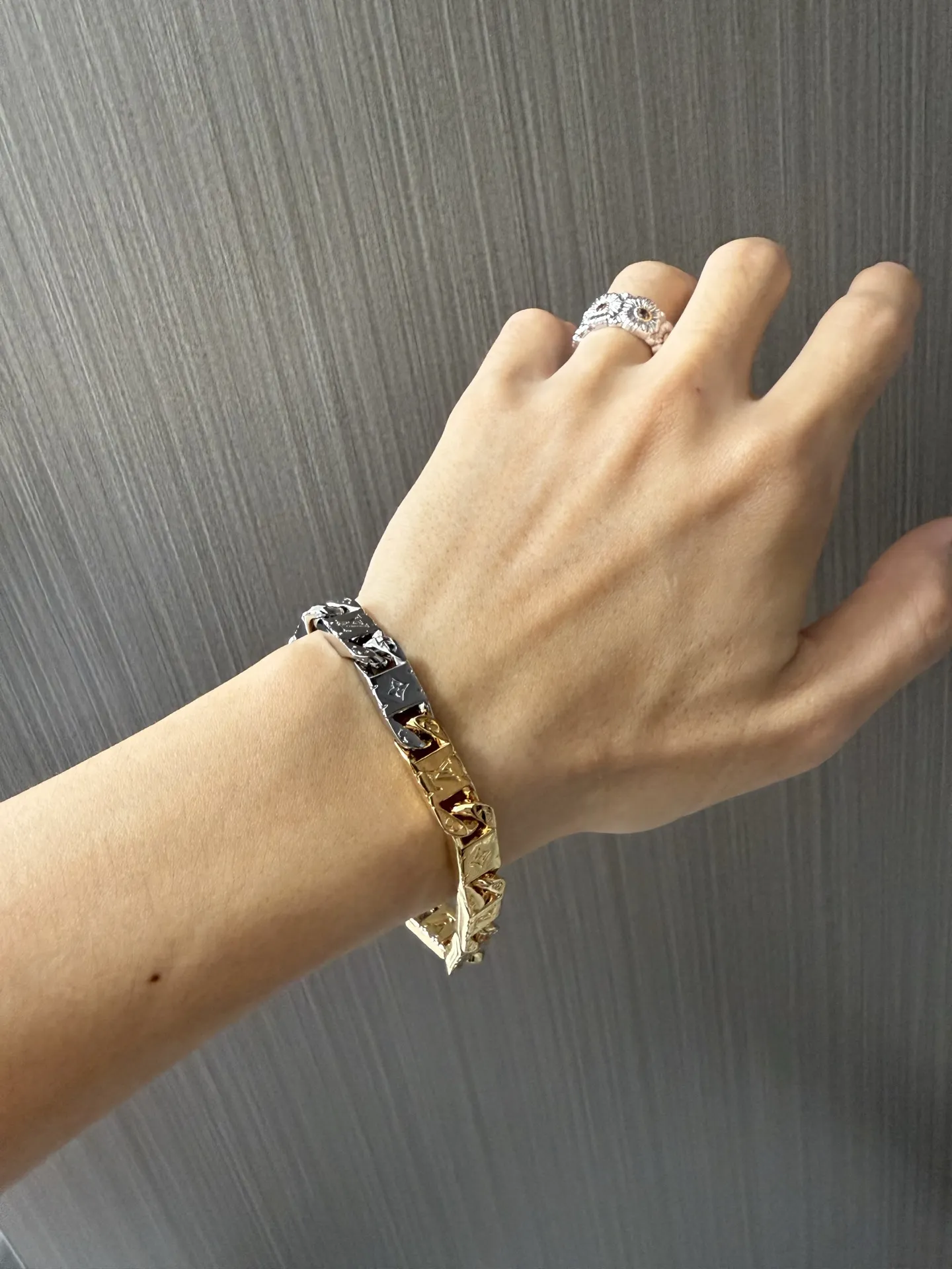 Monogram Tied Up Two-Tone Bracelet D11017523 — view 8