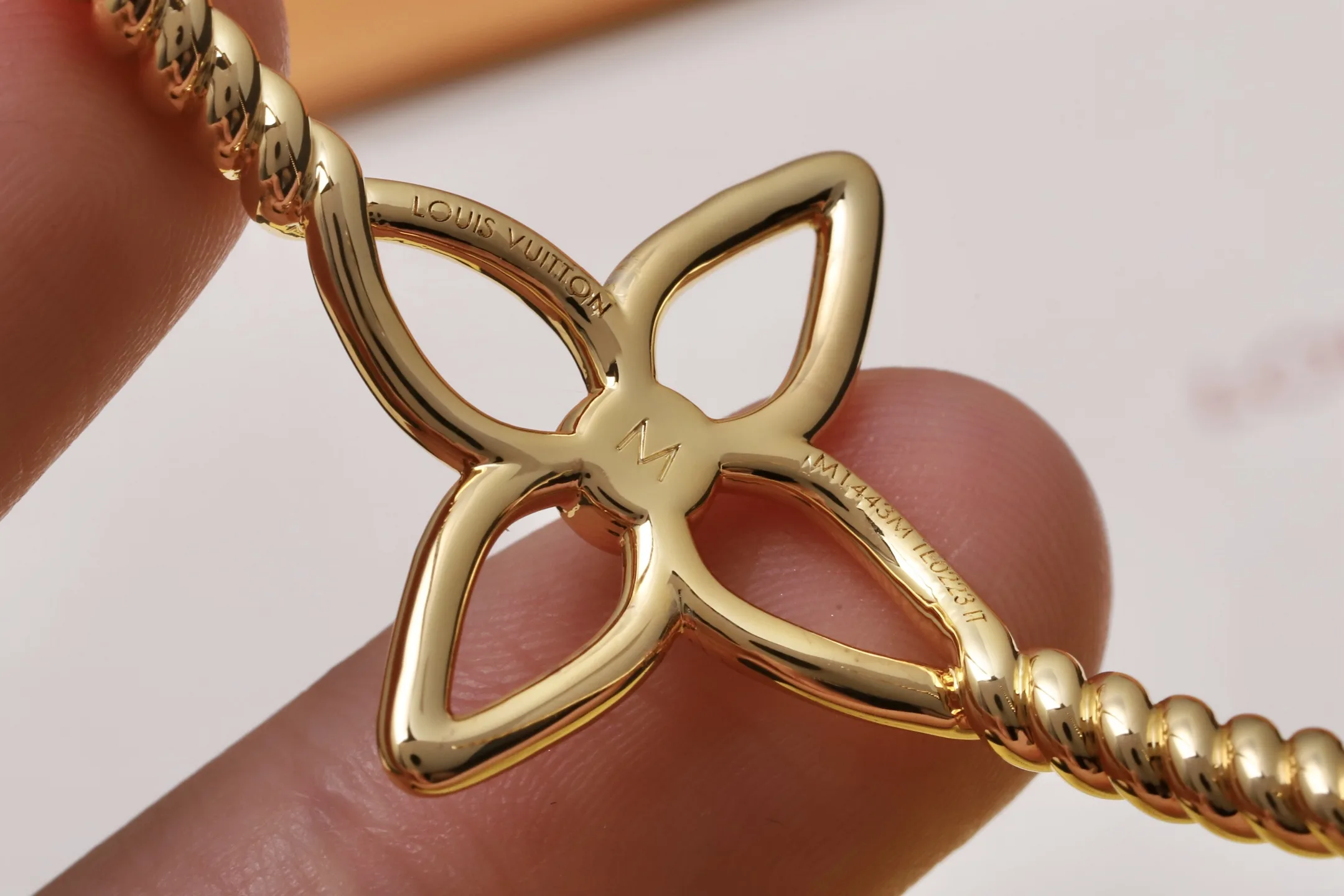 Flowergram Open Bangle Bracelet D14017622 — view 7