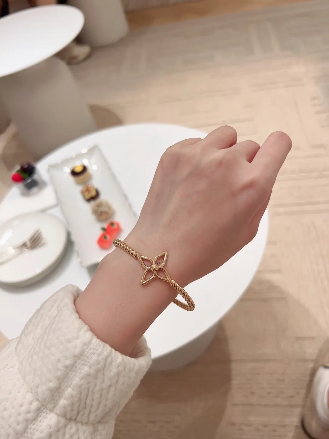 Flowergram Open Bangle Bracelet D14017622 — view 8