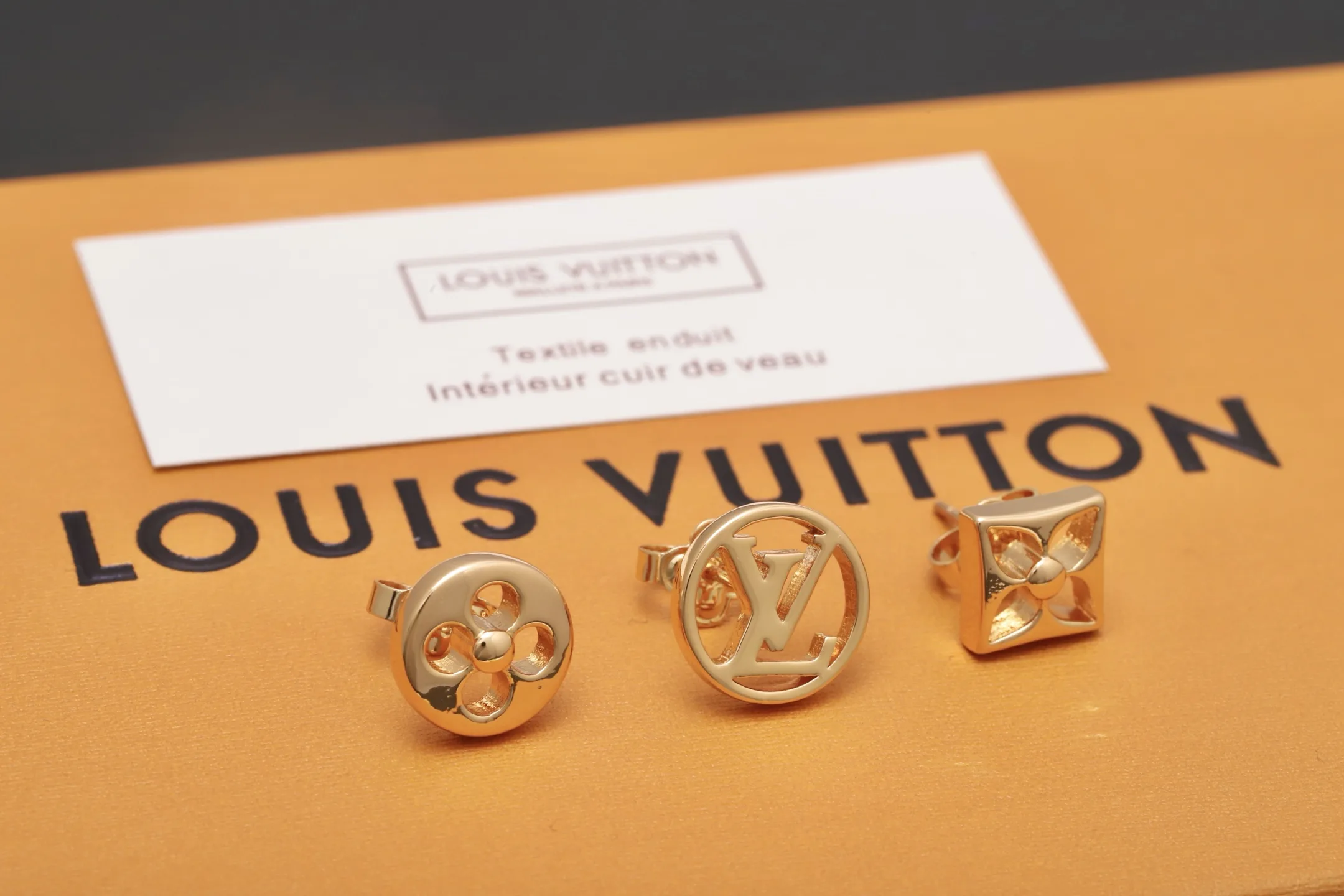Crazy in Lock Earrings Set D11517652 — view 3