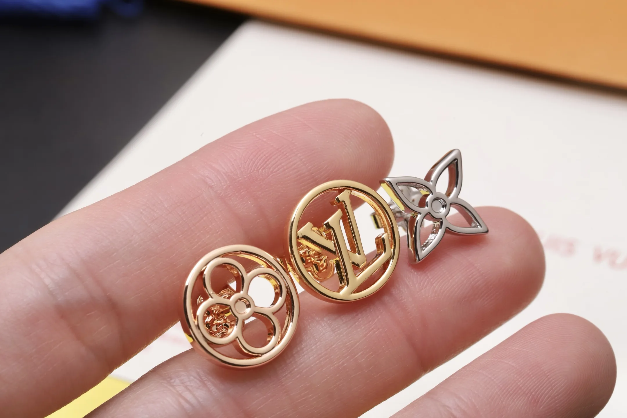 Lace Monogram Flower and LV Initials Earring Set D11517653 — view 6
