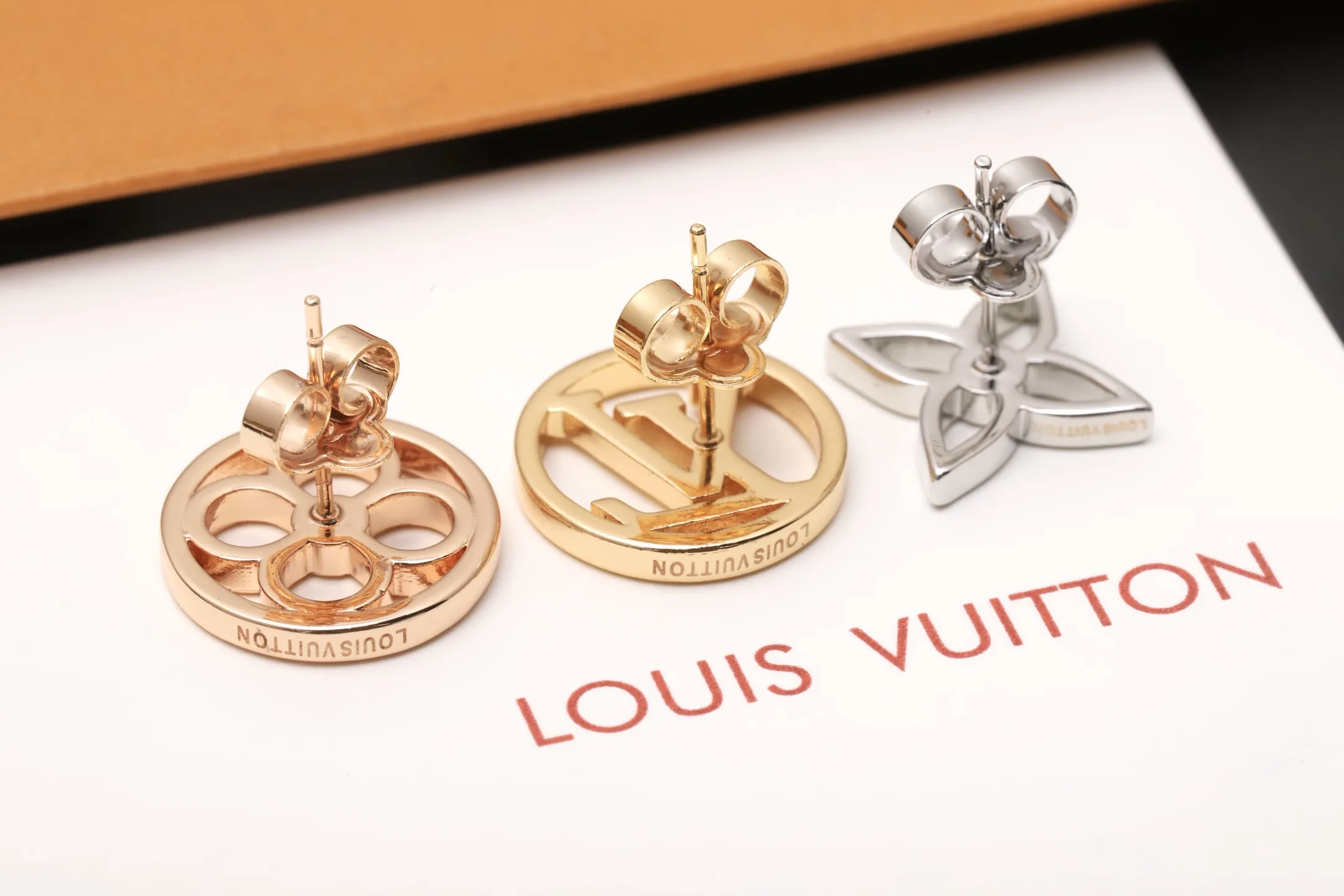 Lace Monogram Flower and LV Initials Earring Set D11517653 — view 7