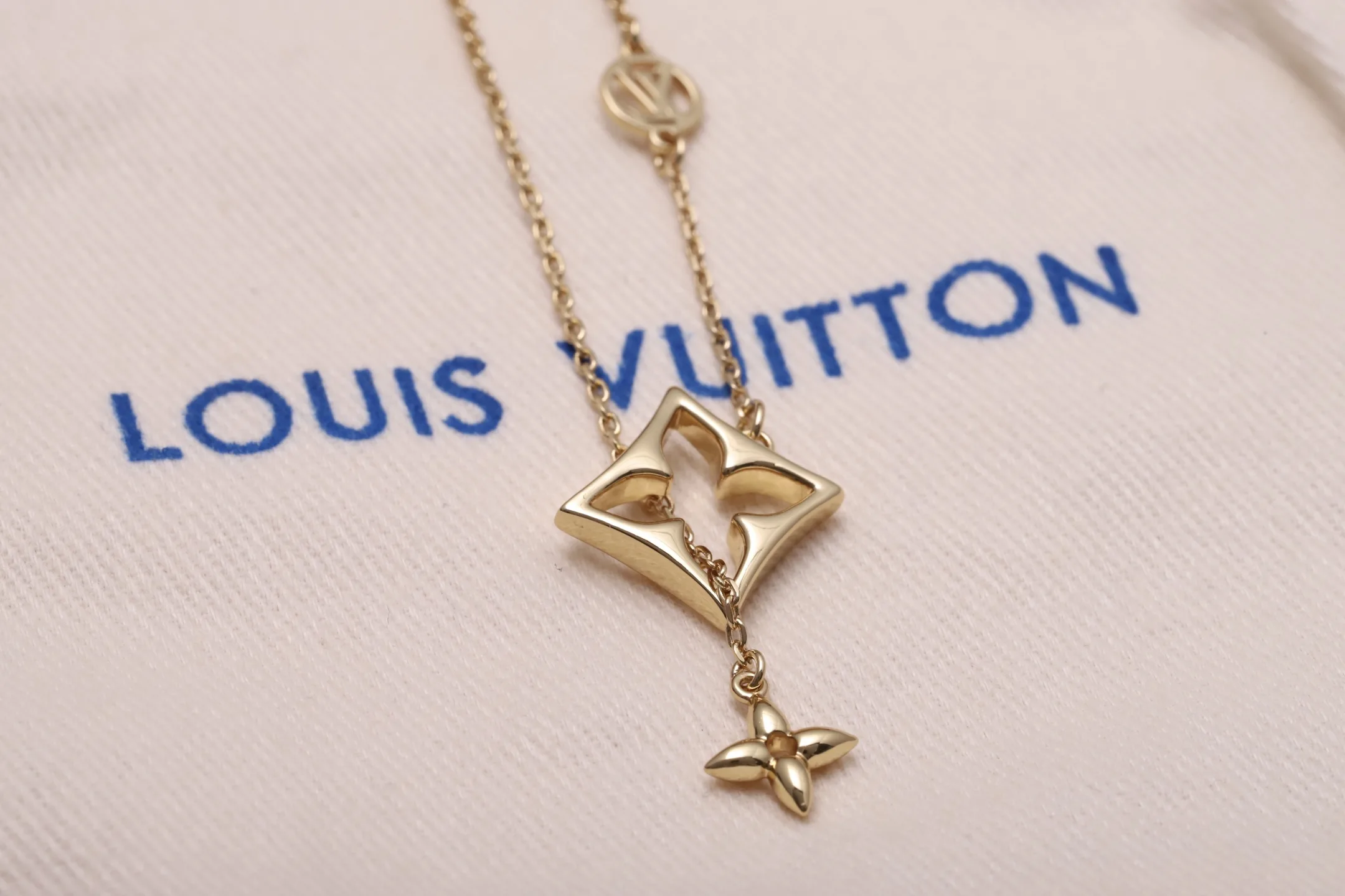 Monogram Cut-Out Flower Pendant Necklace D14017224 — view 3
