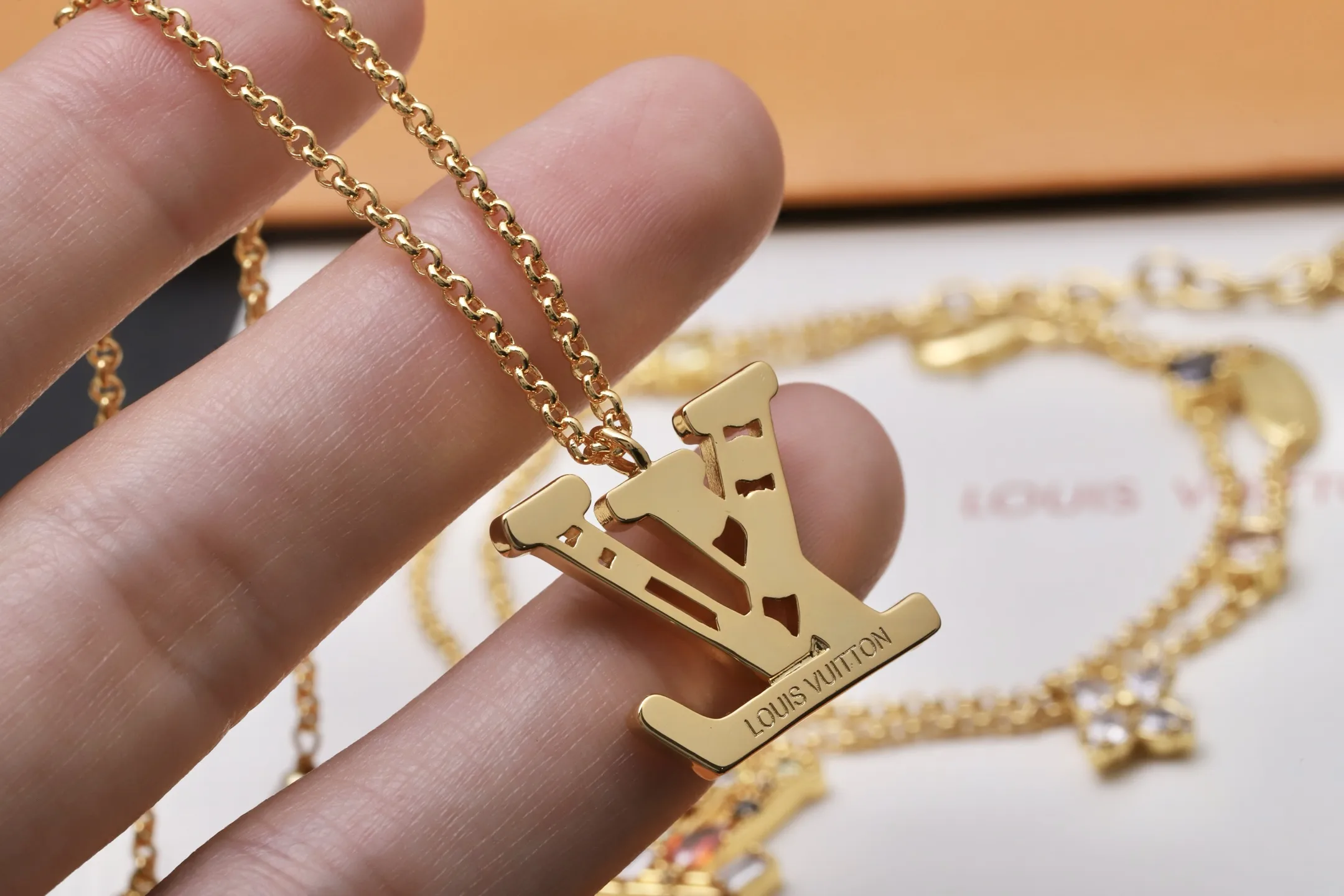 LV Logo Crystal-Embellished Pendant Necklace D16517381 — view 5