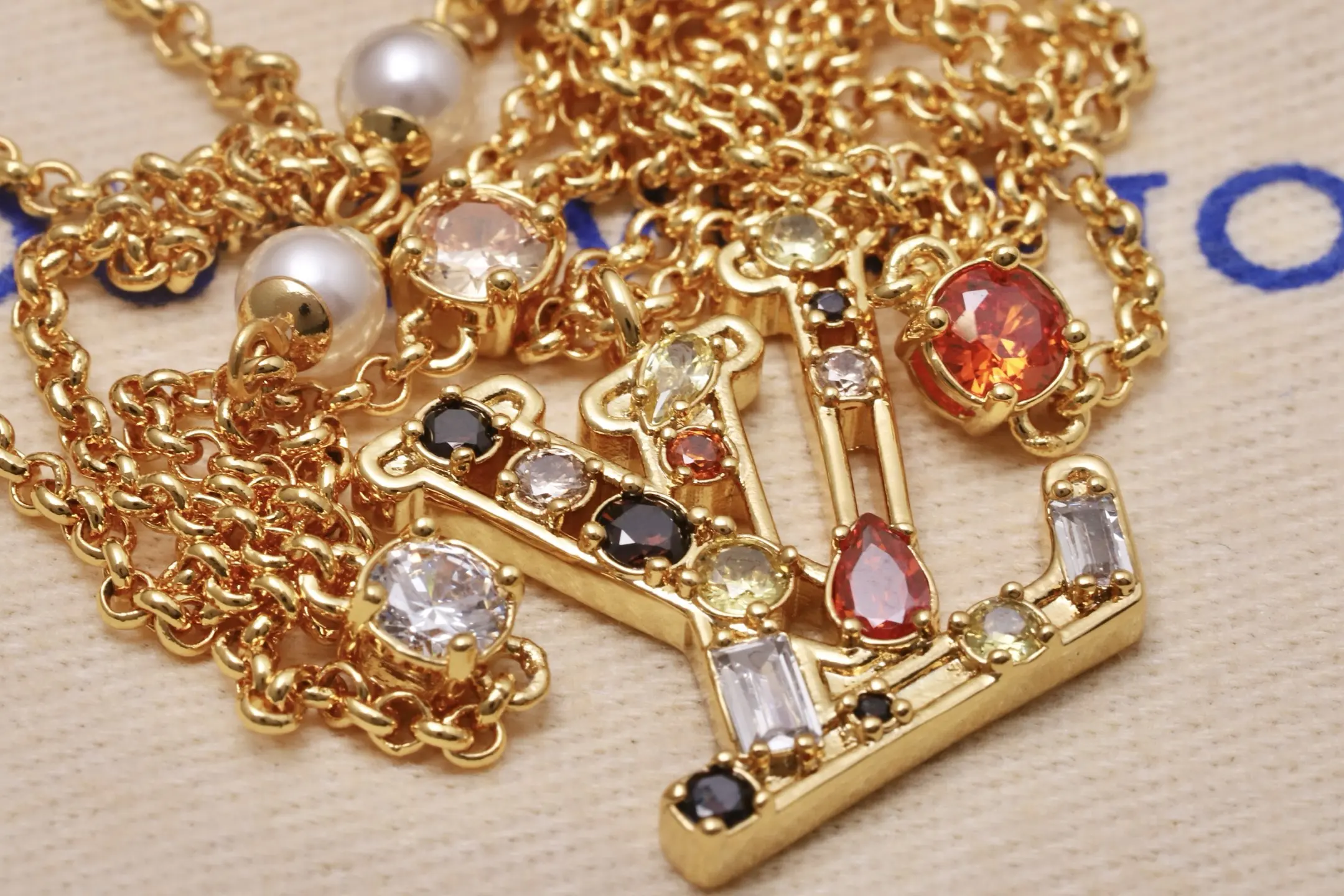 LV Logo Crystal-Embellished Pendant Necklace D16517381 — view 8