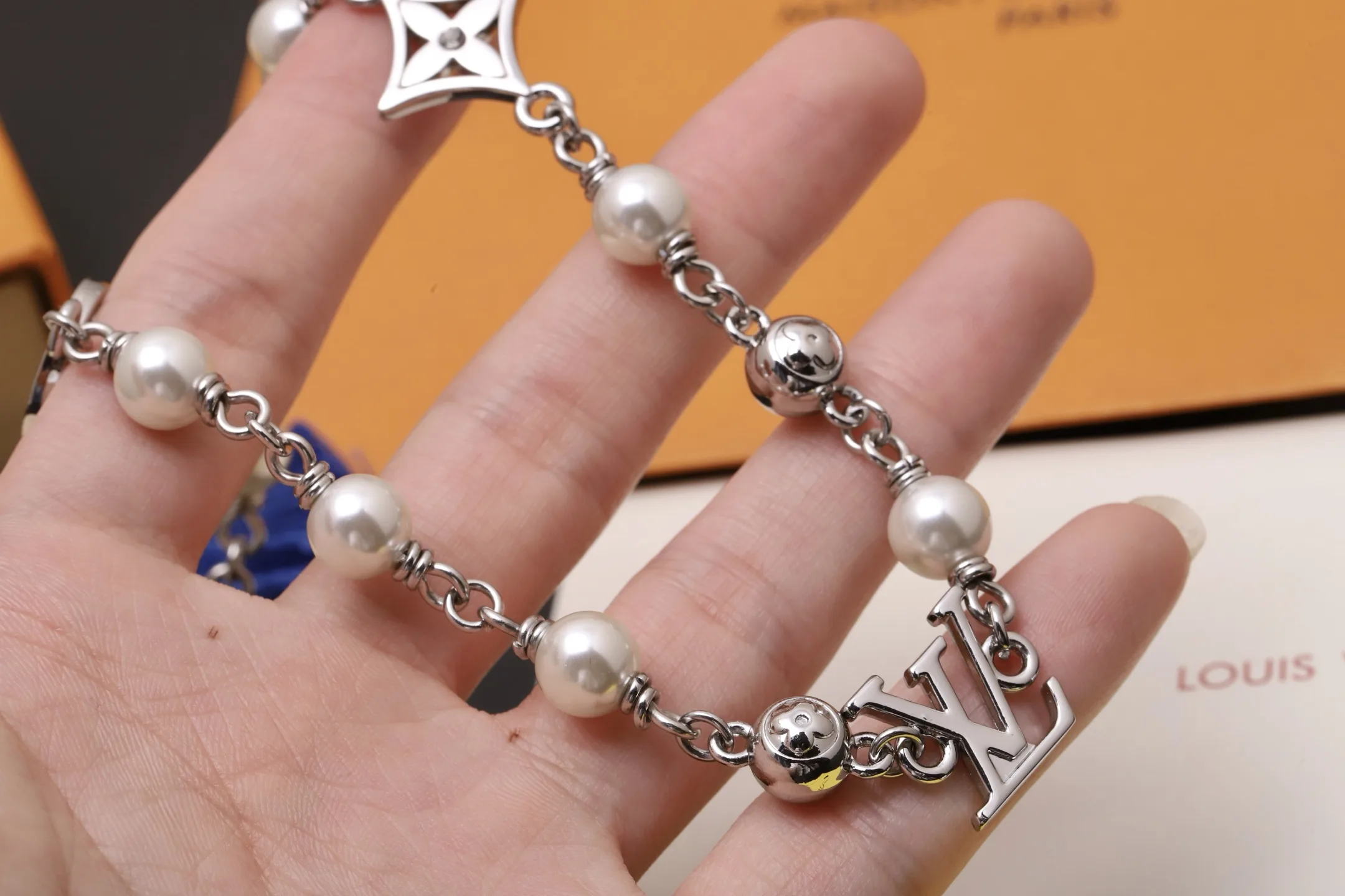 LV Pearls Monogram Chain Necklace D15017648 — view 5