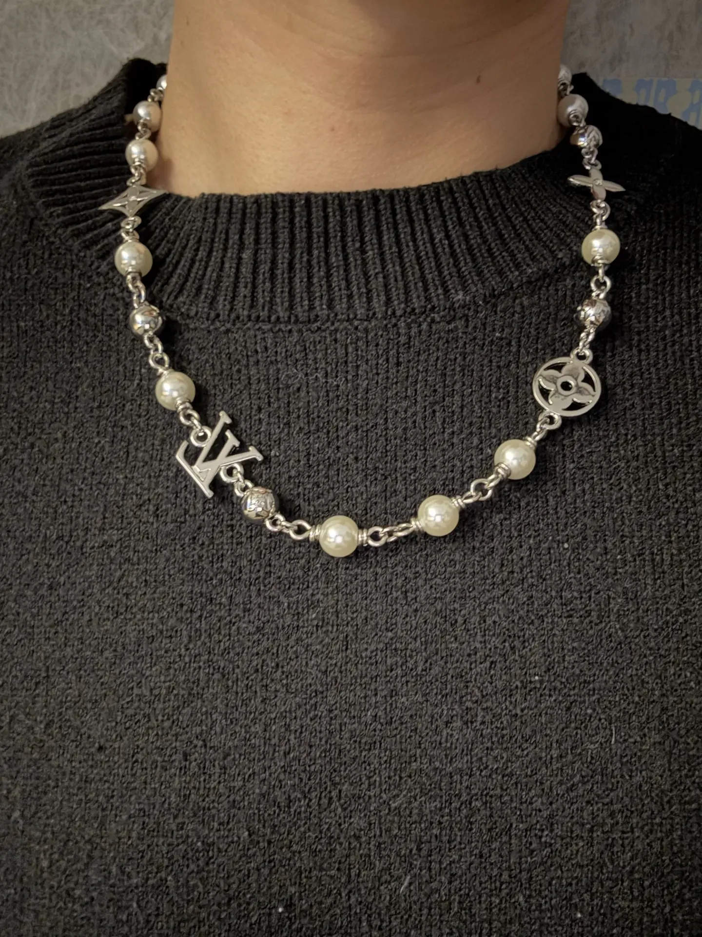 LV Pearls Monogram Chain Necklace D15017648 — view 8